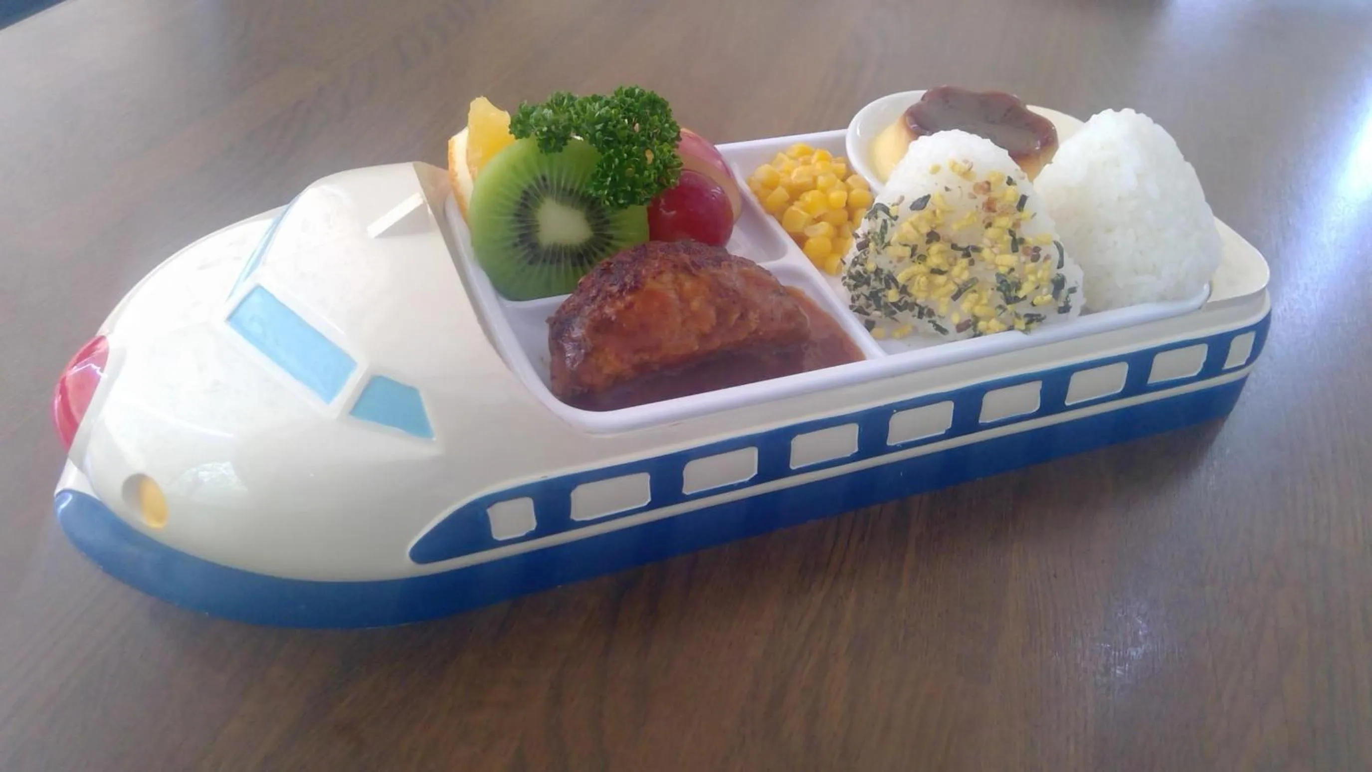 Food in Shokudo and Hotel Kisyapoppo