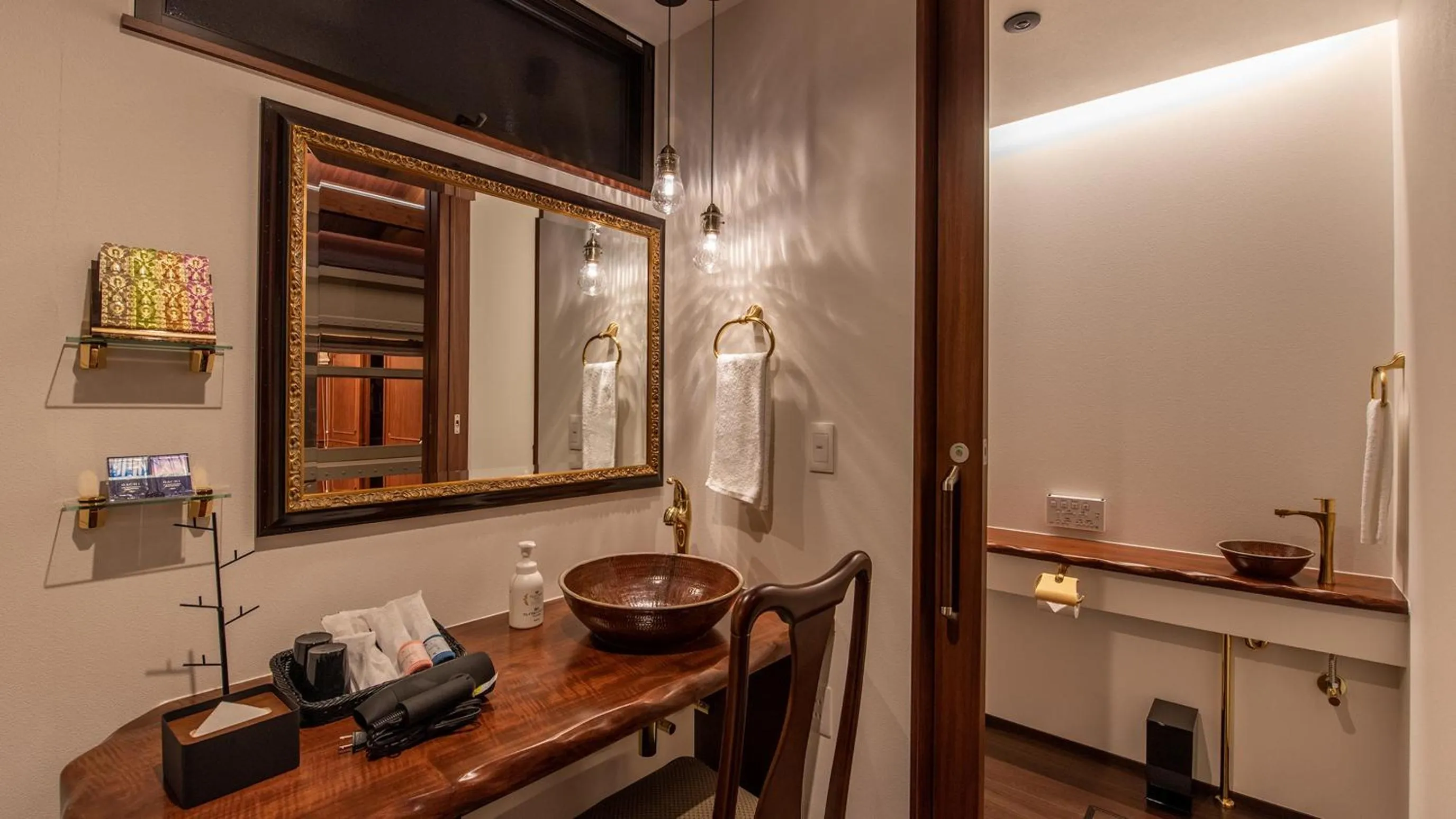 Bathroom in Shokudo and Hotel Kisyapoppo