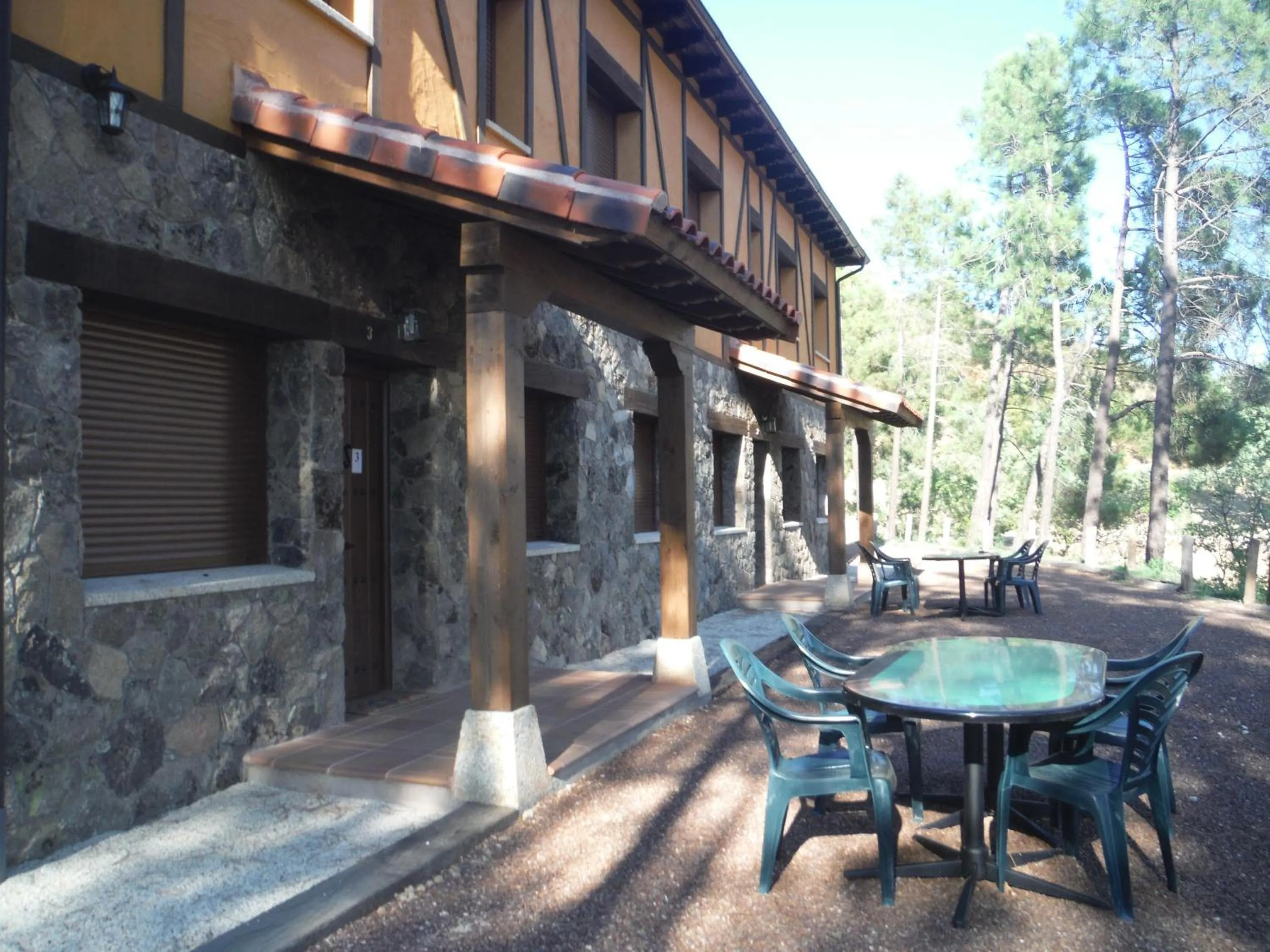 Facade/entrance in El Rincón de los Riveros