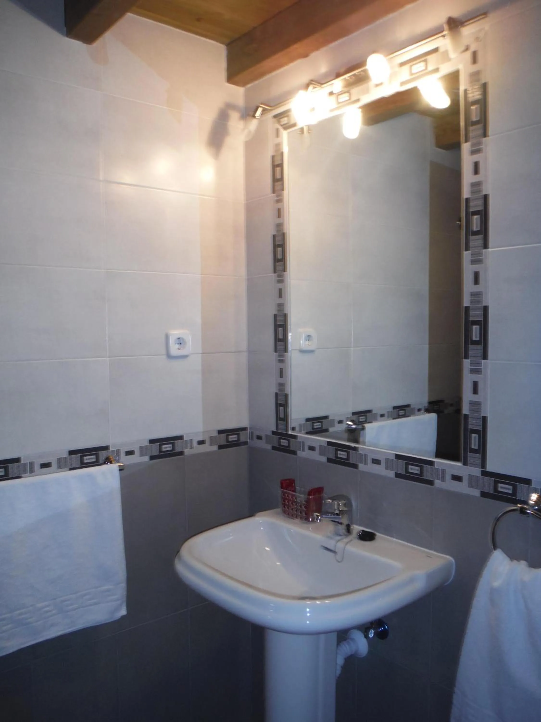 Bathroom in El Rincón de los Riveros