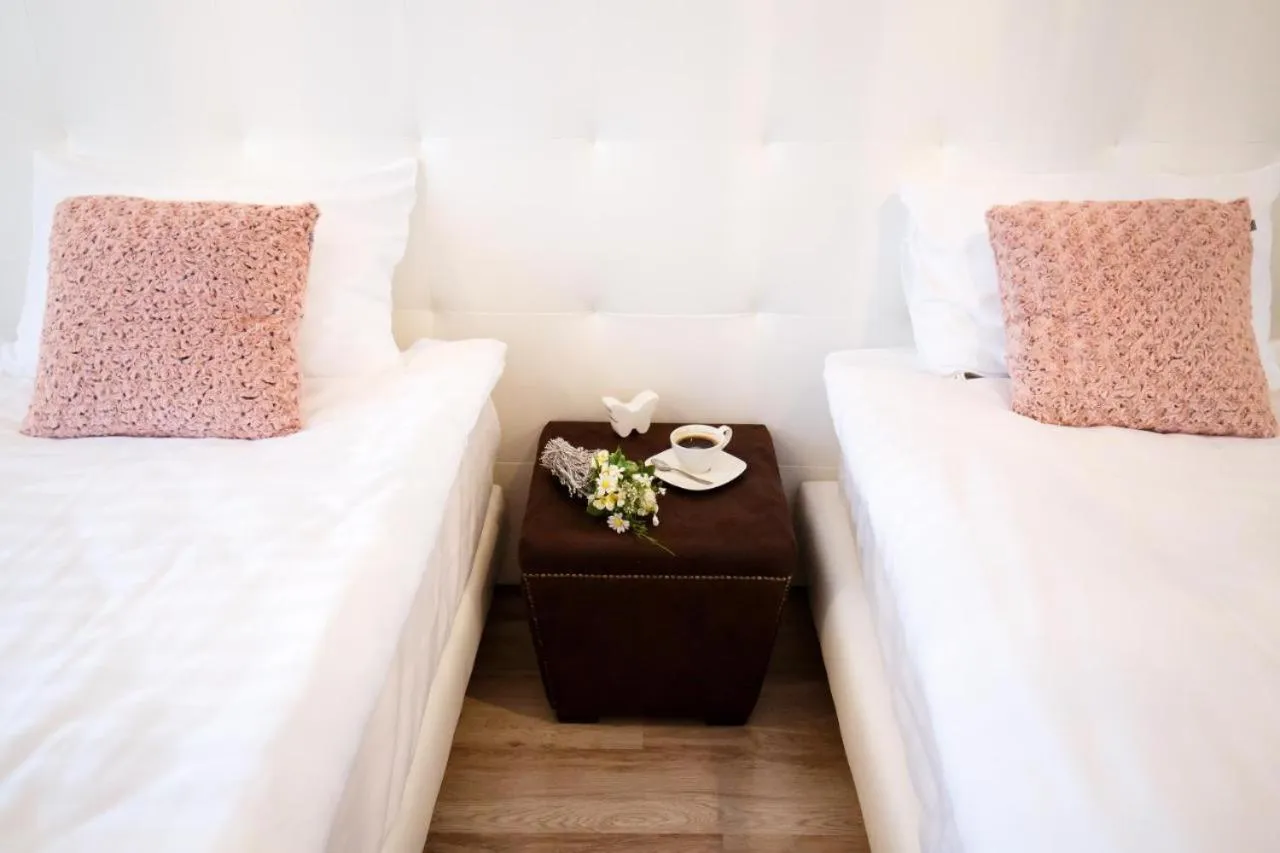 Metropolitan Iassium Apartments