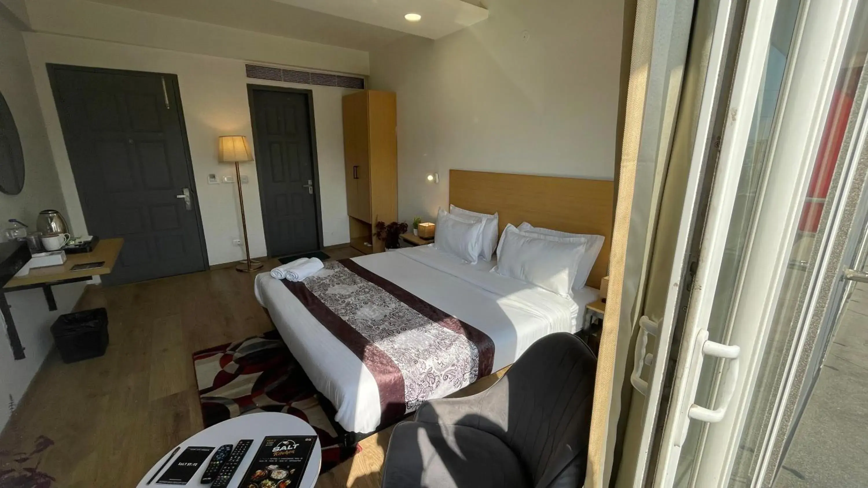Bed in Saltstayz Express -Medicity Near Medanta Hospital Bed in Saltstayz Express -Medicity Near Medanta Hospital