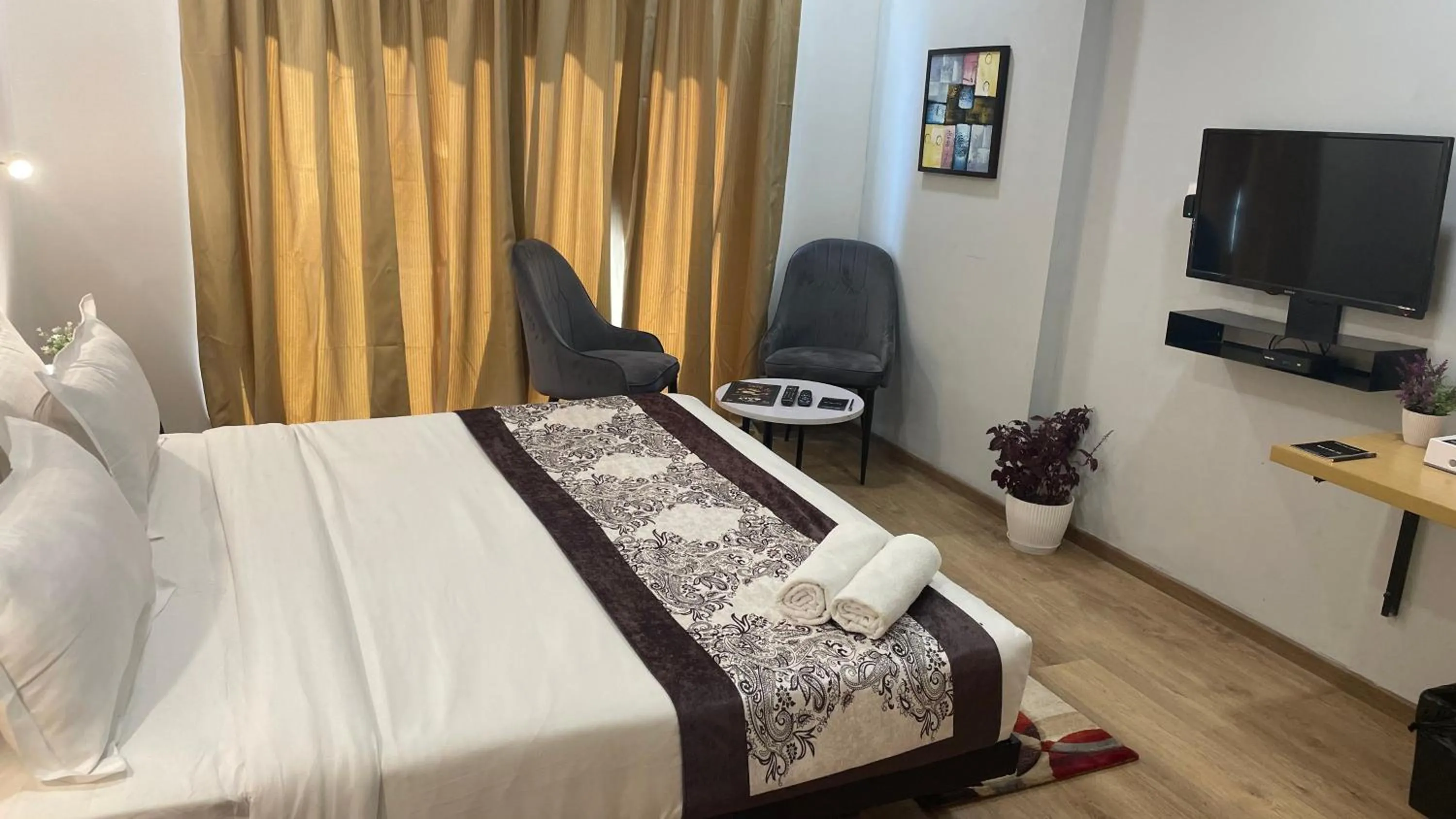 Bed in Saltstayz Express -Medicity Near Medanta Hospital