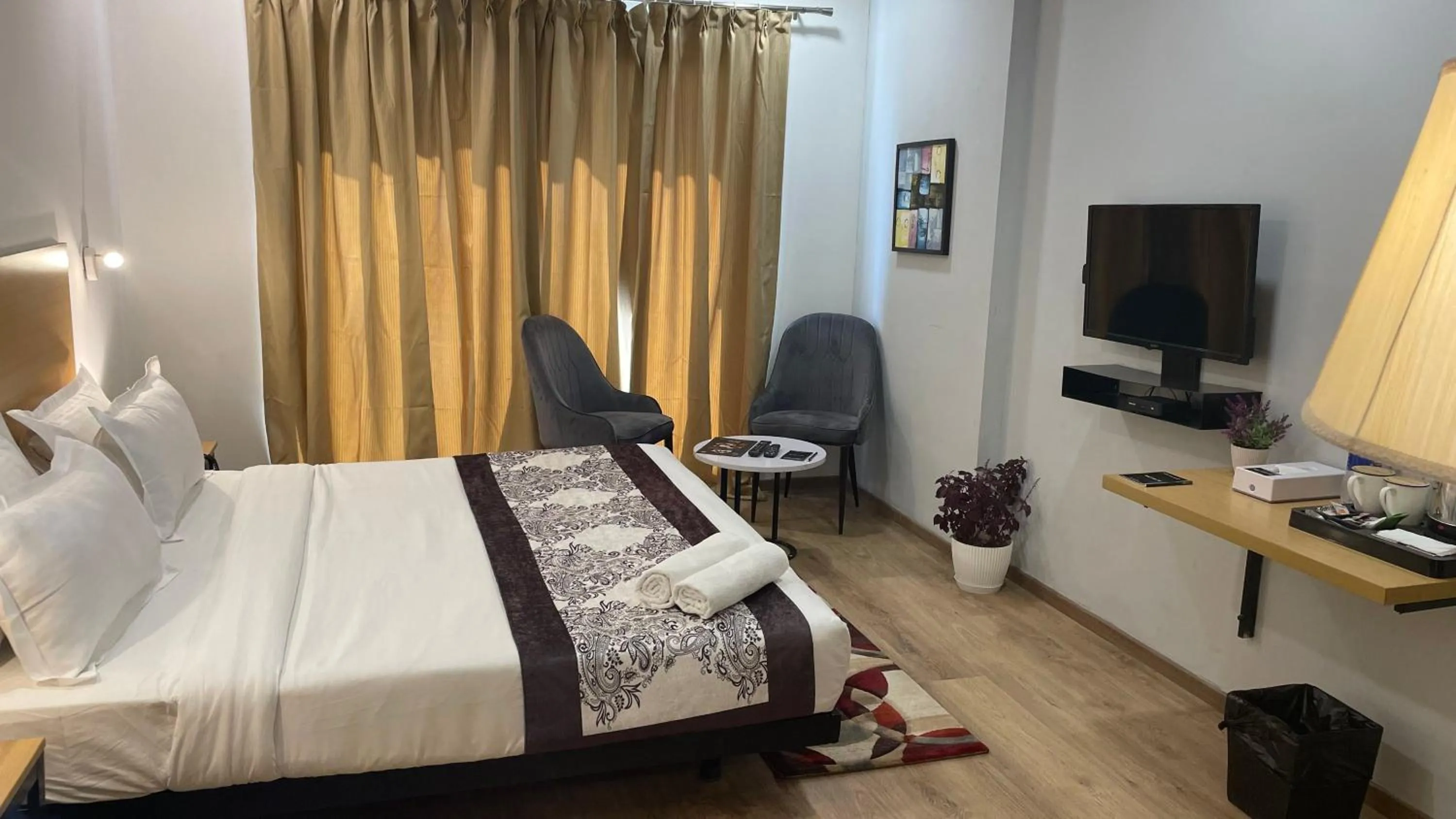 Bed in Saltstayz Express -Medicity Near Medanta Hospital