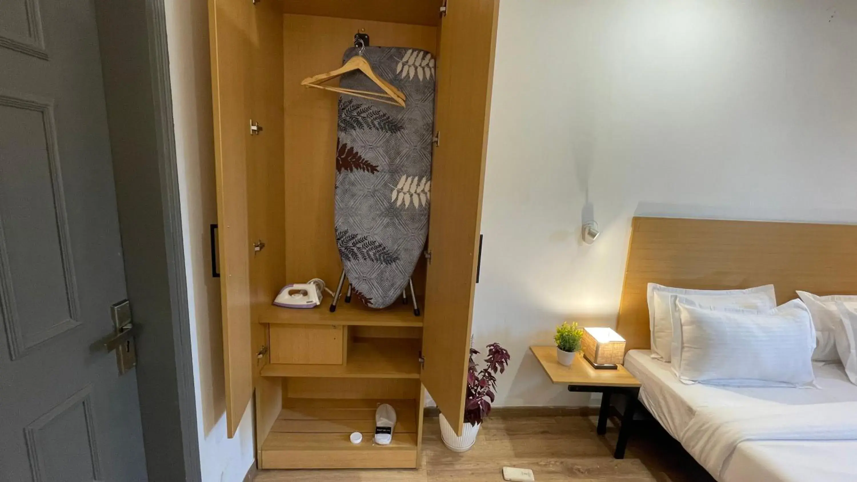 Bedroom, Bed in Saltstayz Express -Medicity Near Medanta Hospital Bedroom, Bed in Saltstayz Express -Medicity Near Medanta Hospital