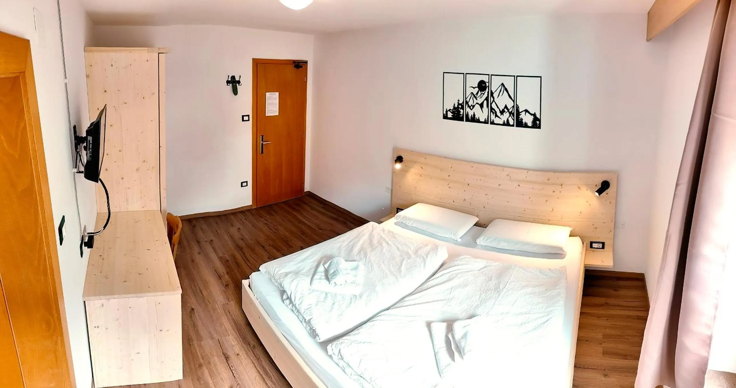 Bed in Alpin Hotel & Restaurant Frara