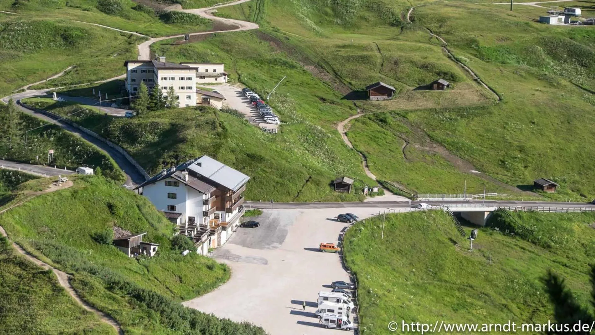 Property building in Alpin Hotel & Restaurant Frara