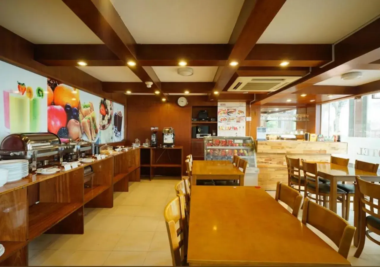 Restaurant/places to eat in Hoang Yen Hotel Near SECC - Phu My Hung Restaurant/places to eat in Hoang Yen Hotel Near SECC - Phu My Hung