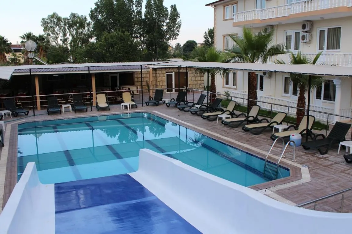 Swimming pool in Hotel Gold Stone