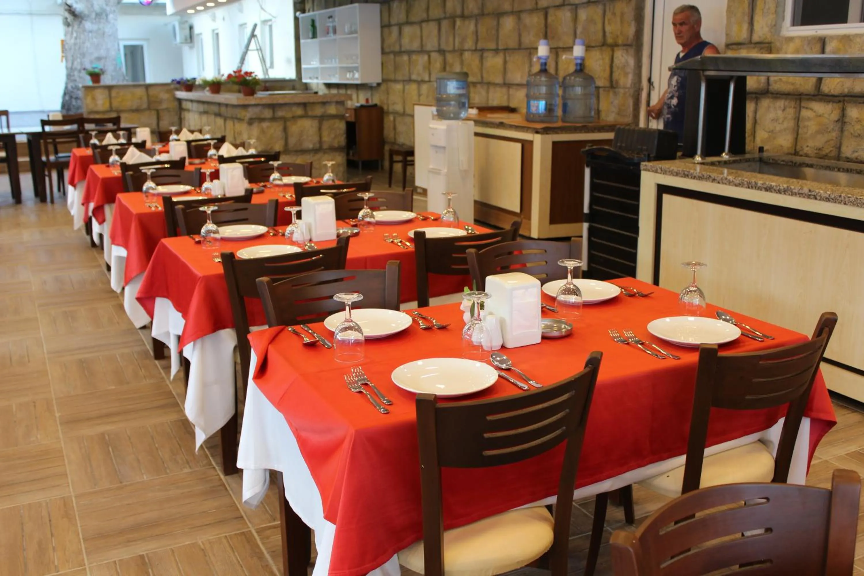 Restaurant/places to eat in Hotel Gold Stone