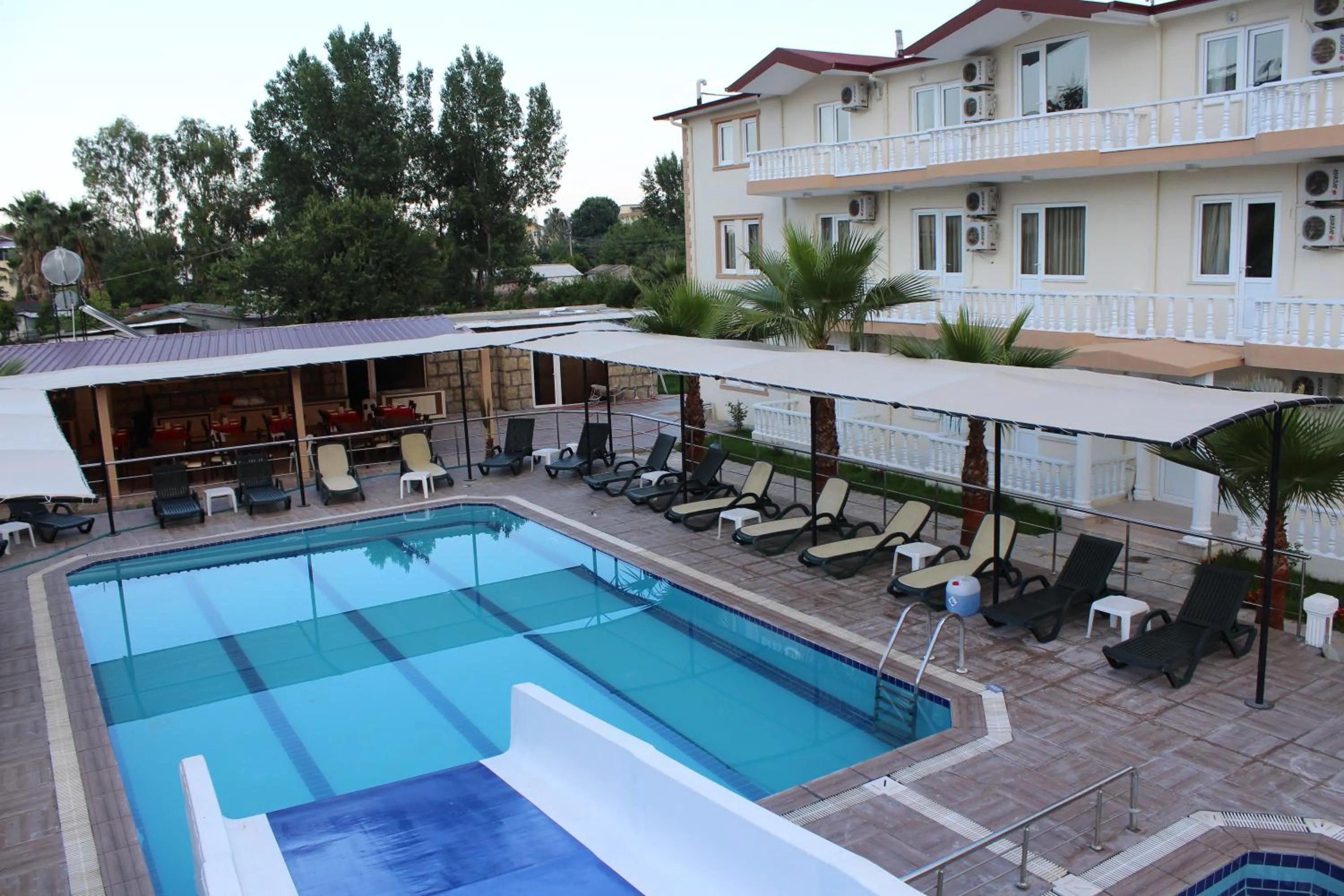 Pool view in Hotel Gold Stone