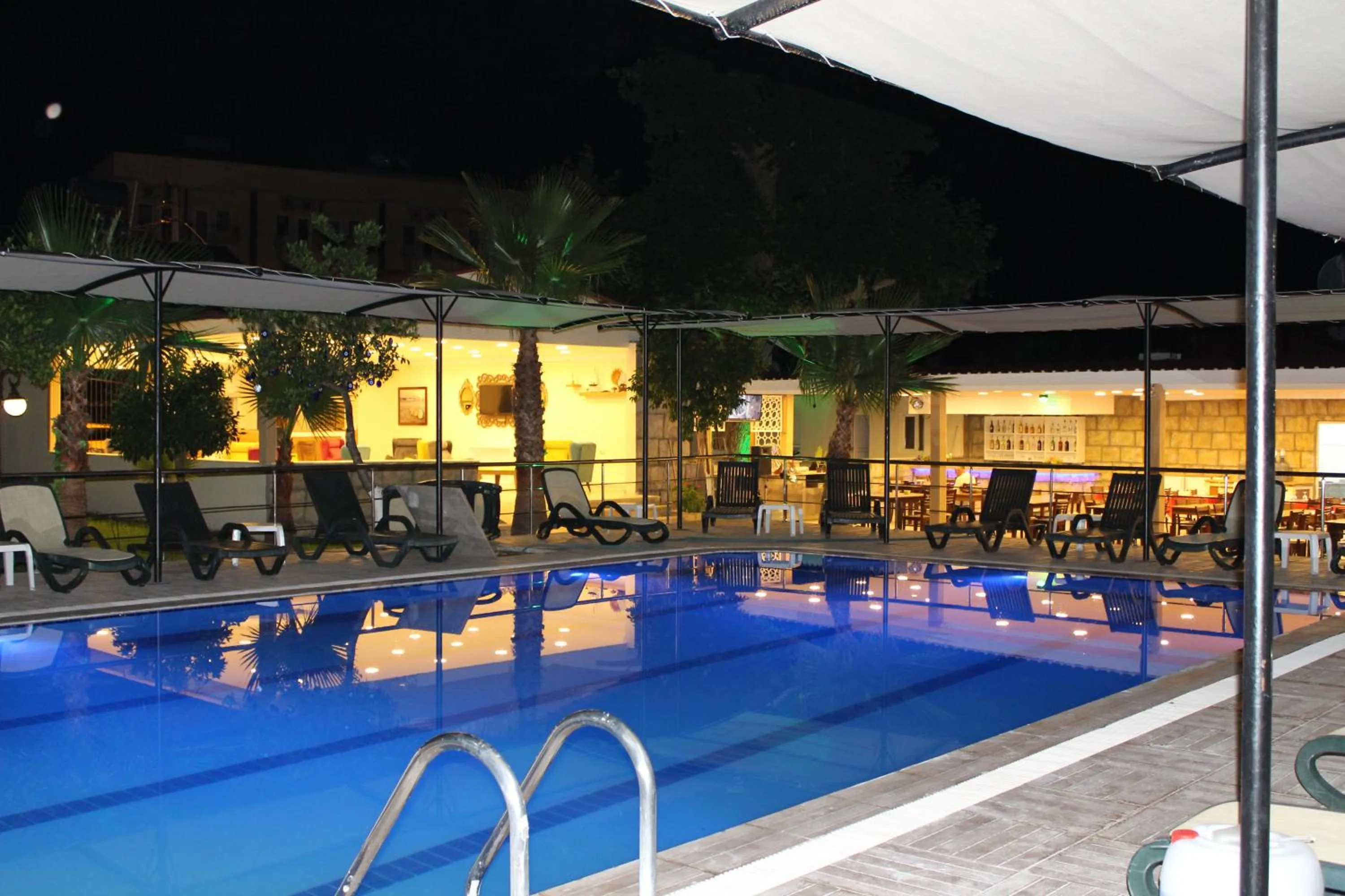 Swimming pool in Hotel Gold Stone