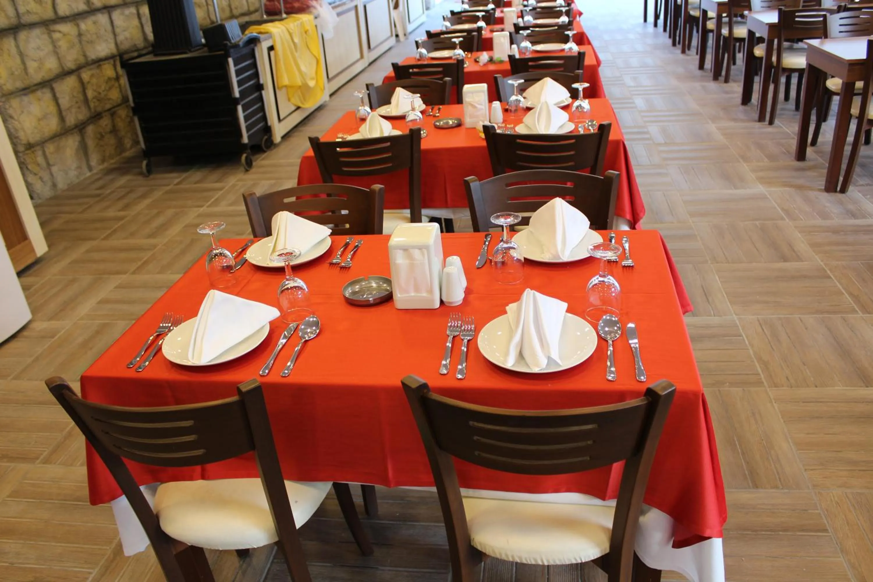 Restaurant/places to eat in Hotel Gold Stone
