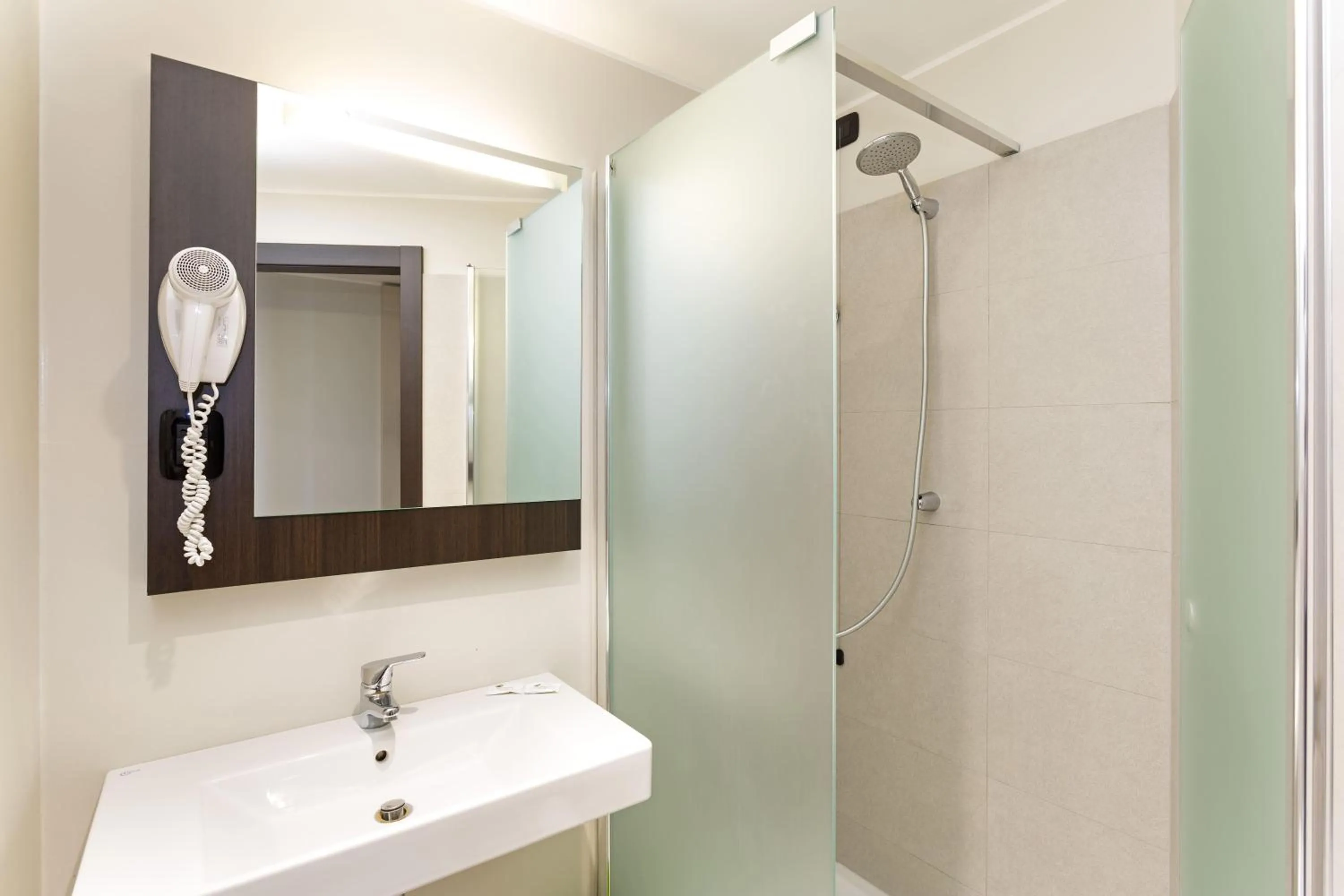 Photo of the whole room in B&B Hotel Milano Sesto Marelli