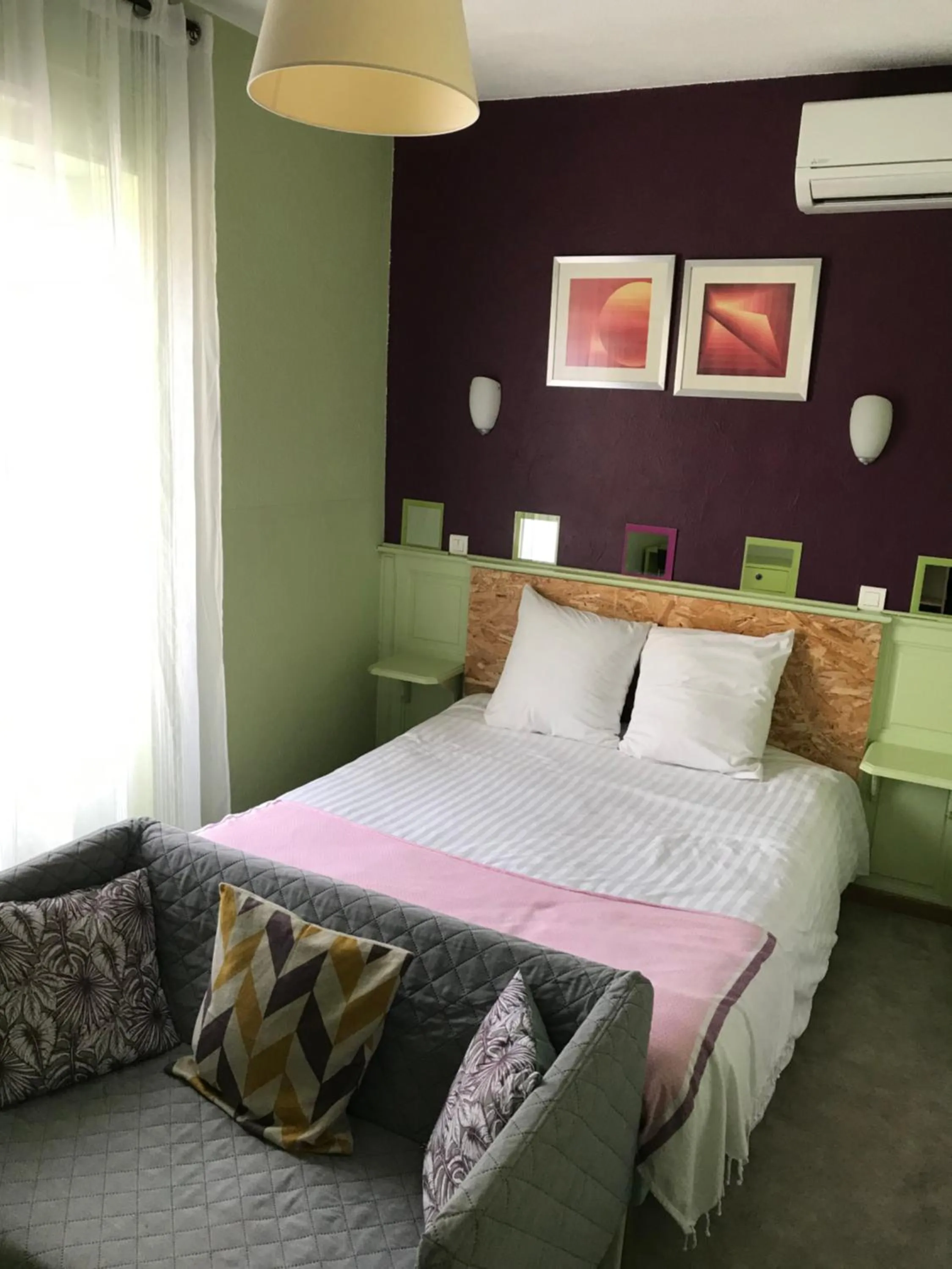 Bed in hôtel la tour des fées