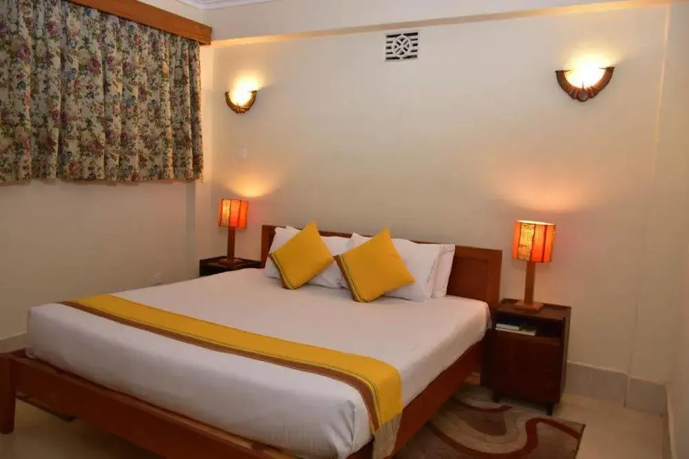 Restaurant/places to eat, Bed in Kenya Comfort Hotel Restaurant/places to eat, Bed in Kenya Comfort Hotel