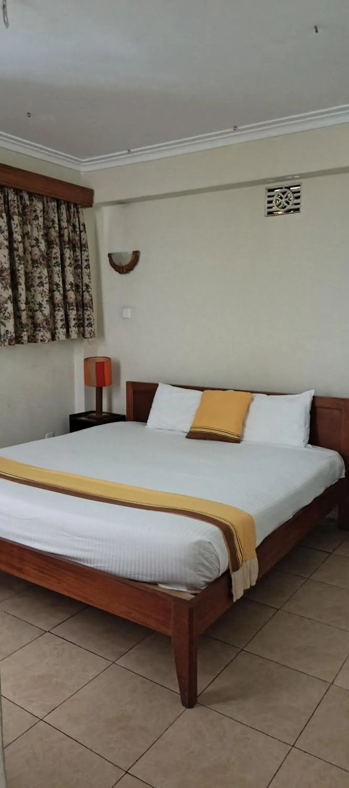 Bed in Kenya Comfort Hotel