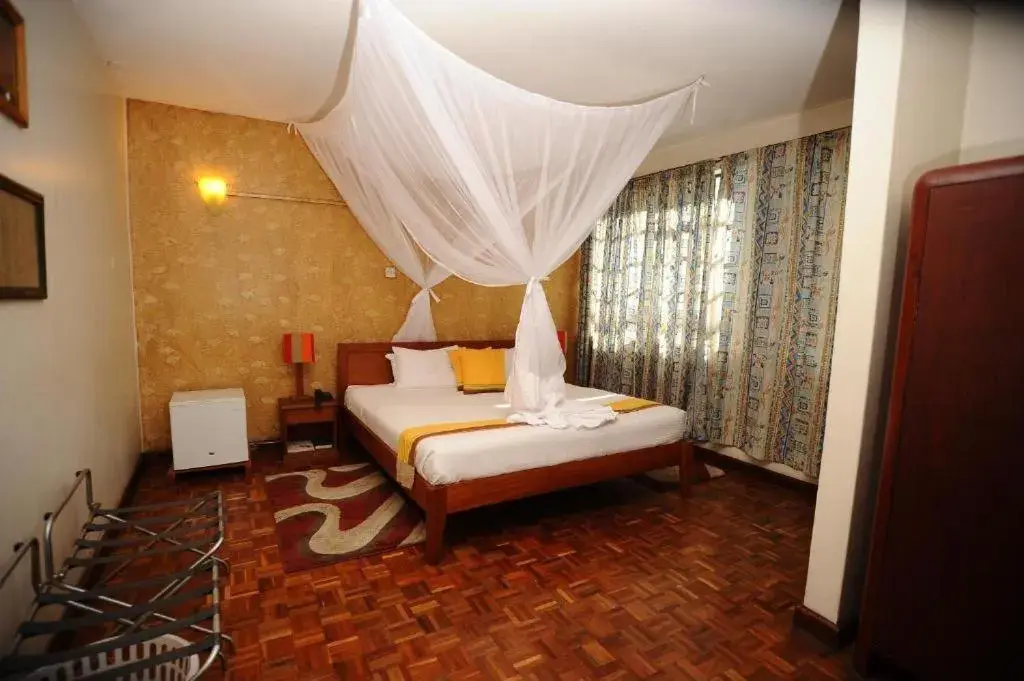 Restaurant/places to eat, Bed in Kenya Comfort Hotel Restaurant/places to eat, Bed in Kenya Comfort Hotel