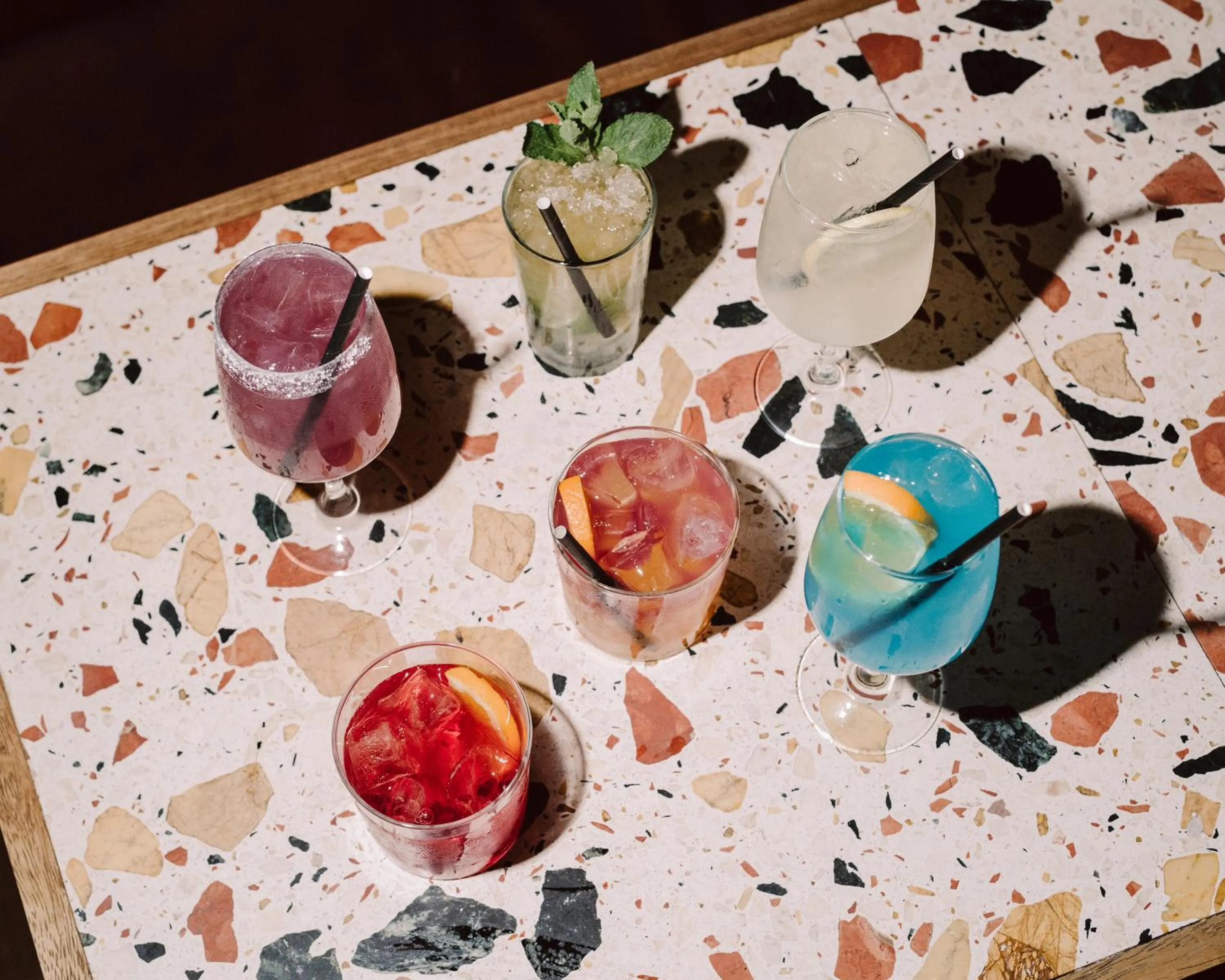 Lounge or bar in The 1852 Hotel - Self Check-in