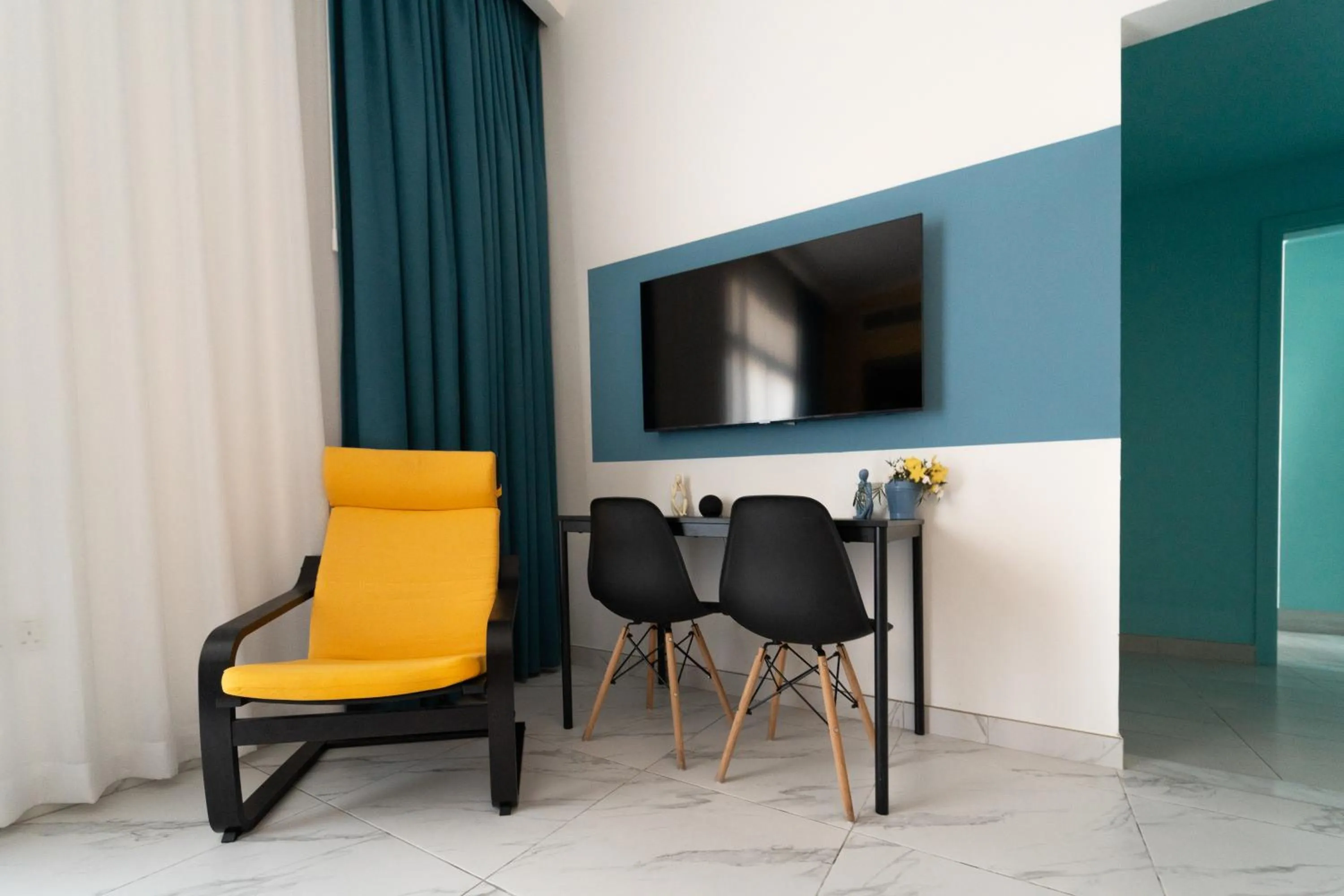 TV and multimedia in Izzzi Life Mint