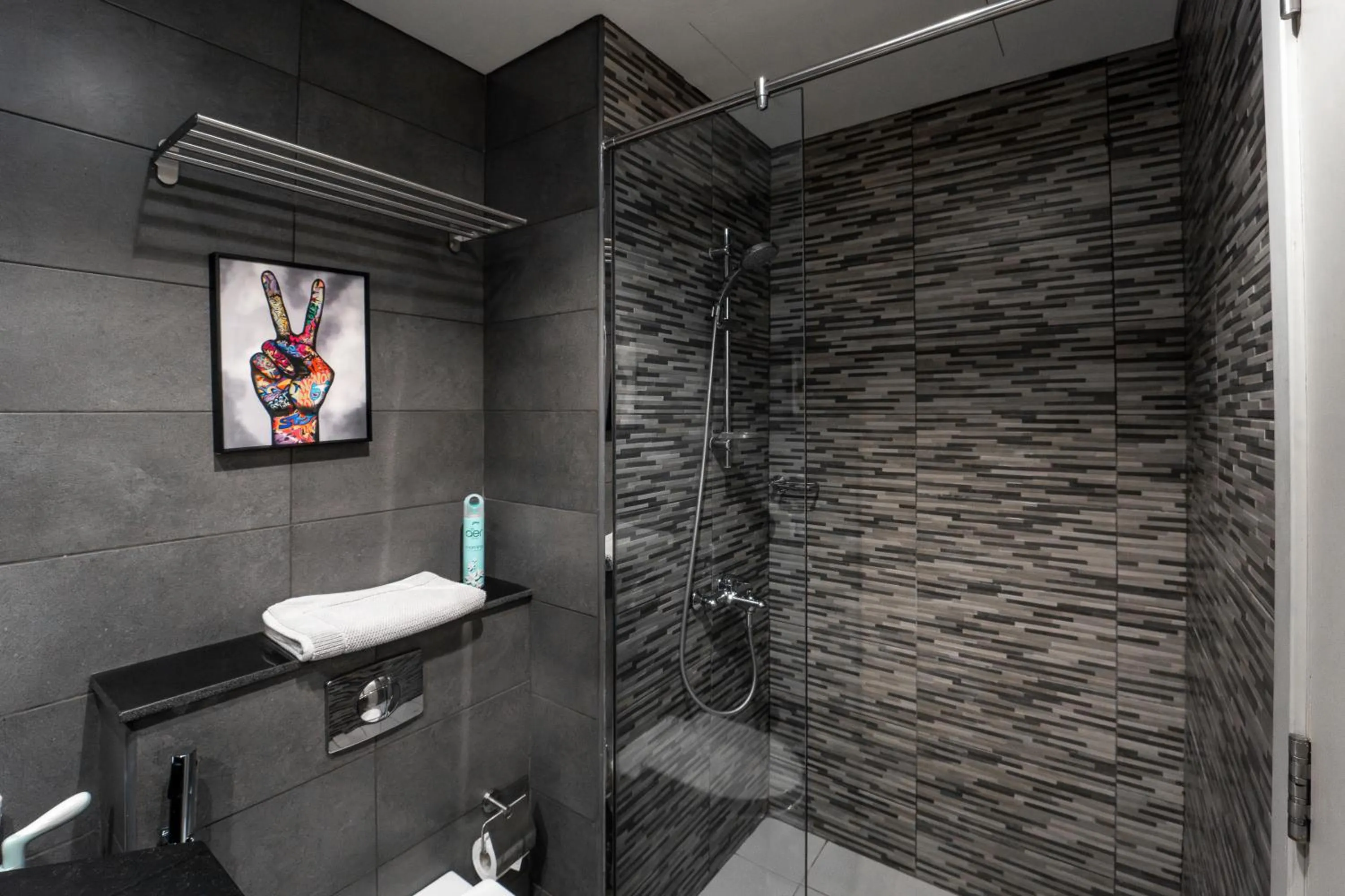 Bathroom in Izzzi Life Mint