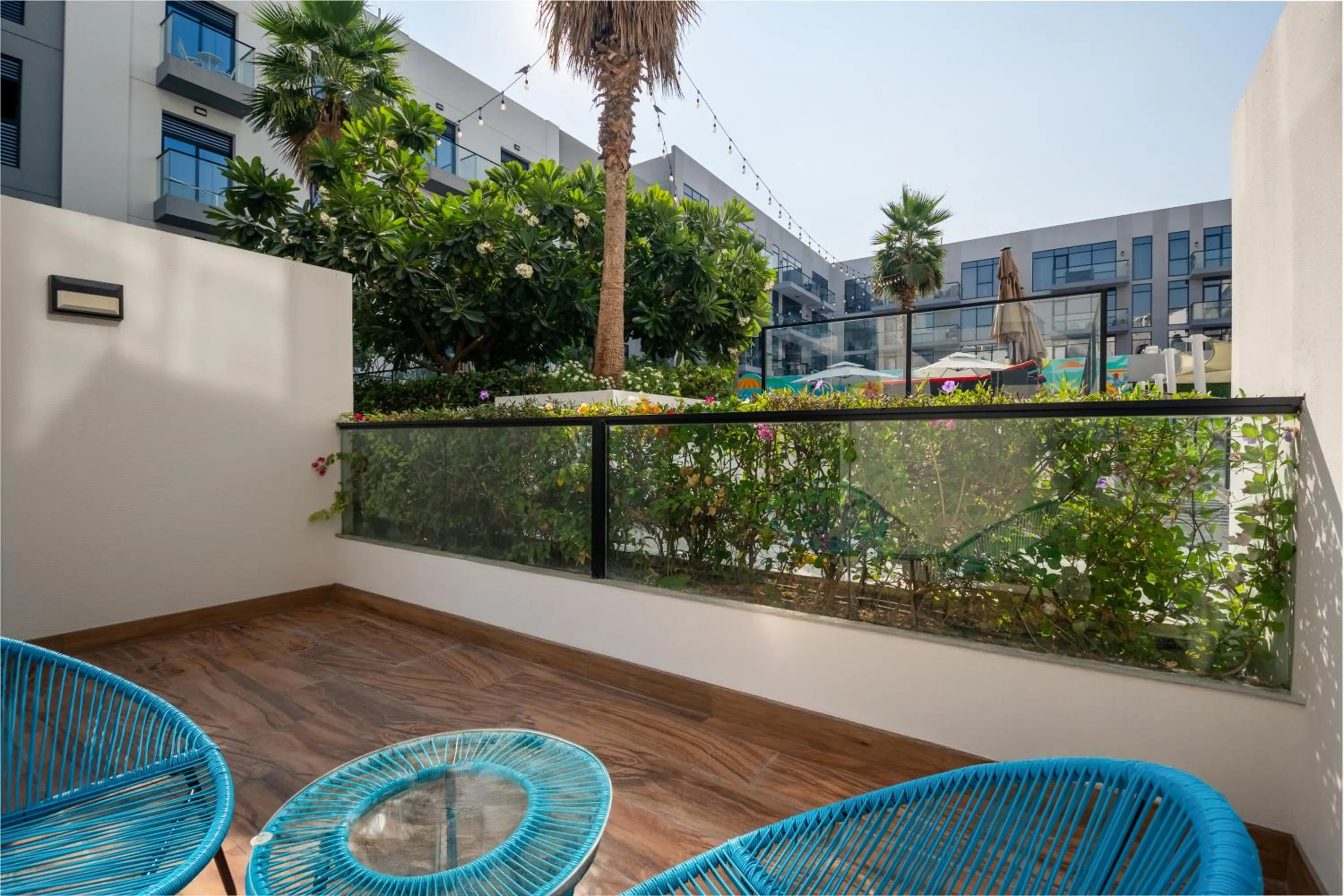 Garden in Izzzi Life Mint