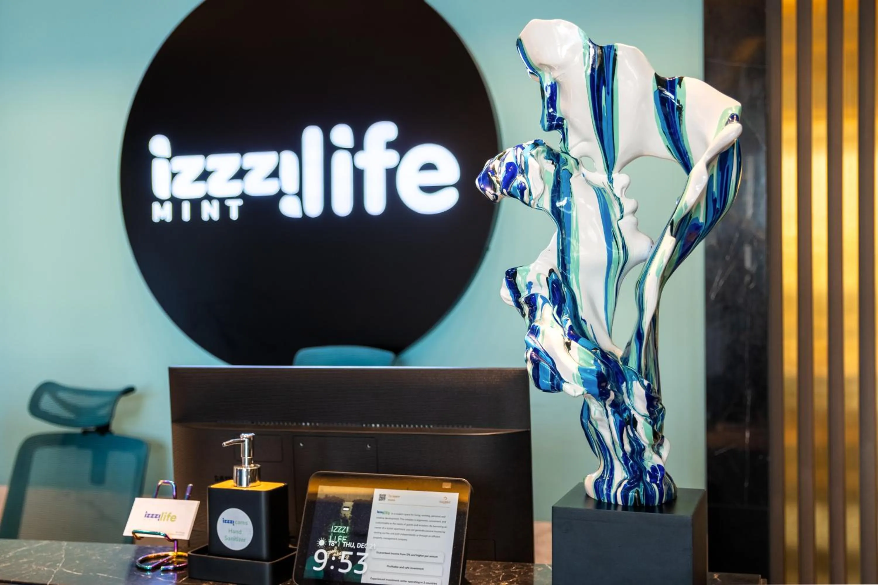 Property logo or sign in Izzzi Life Mint