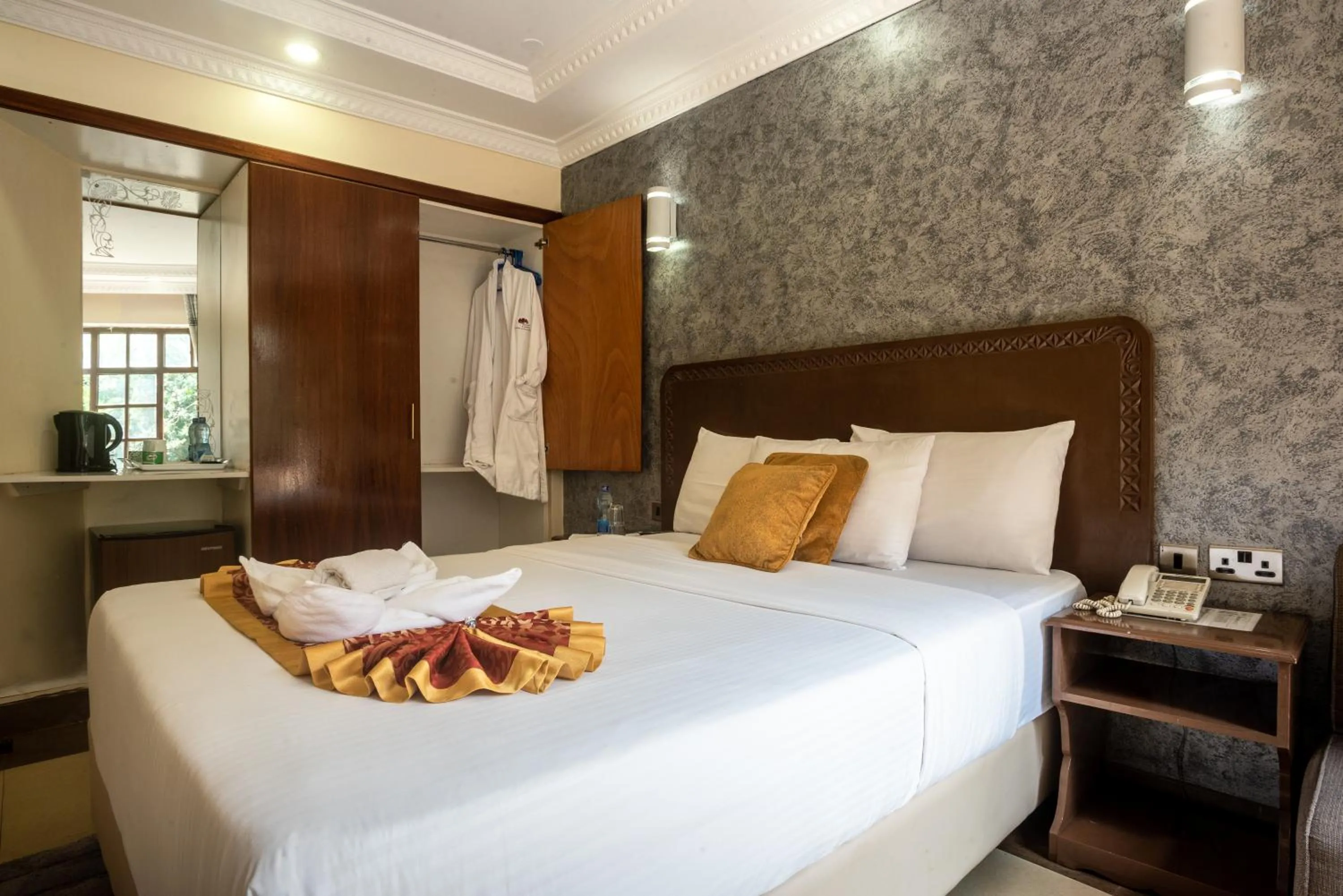 Bedroom, Bed in Comfort Gardens