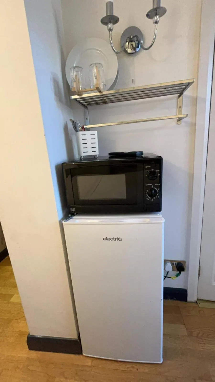 Kitchen or kitchenette in 23