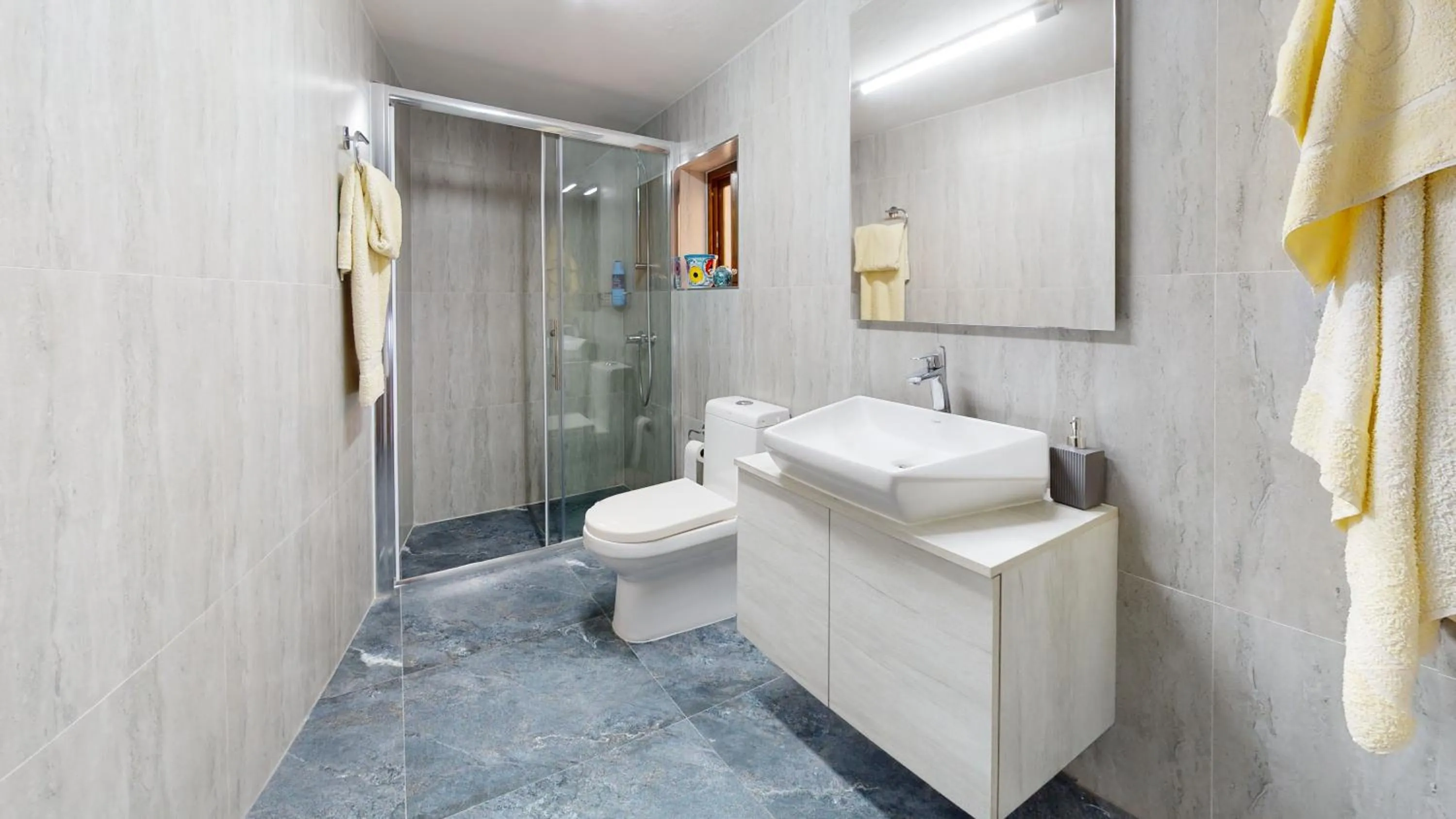 Shower, Bathroom in Dubhlina - Luxury Bed & Breakfast - Gozo