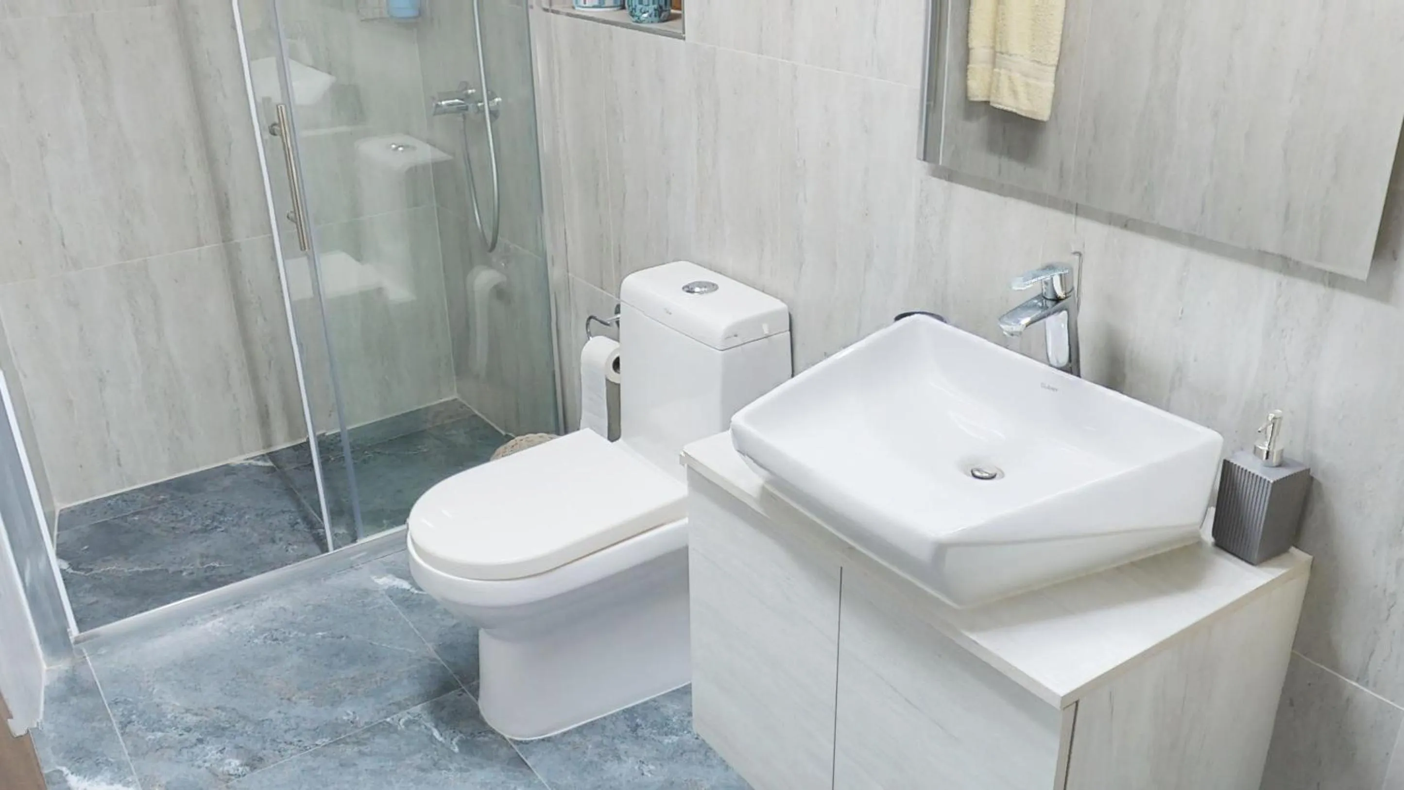 Shower, Bathroom in Dubhlina - Luxury Bed & Breakfast - Gozo