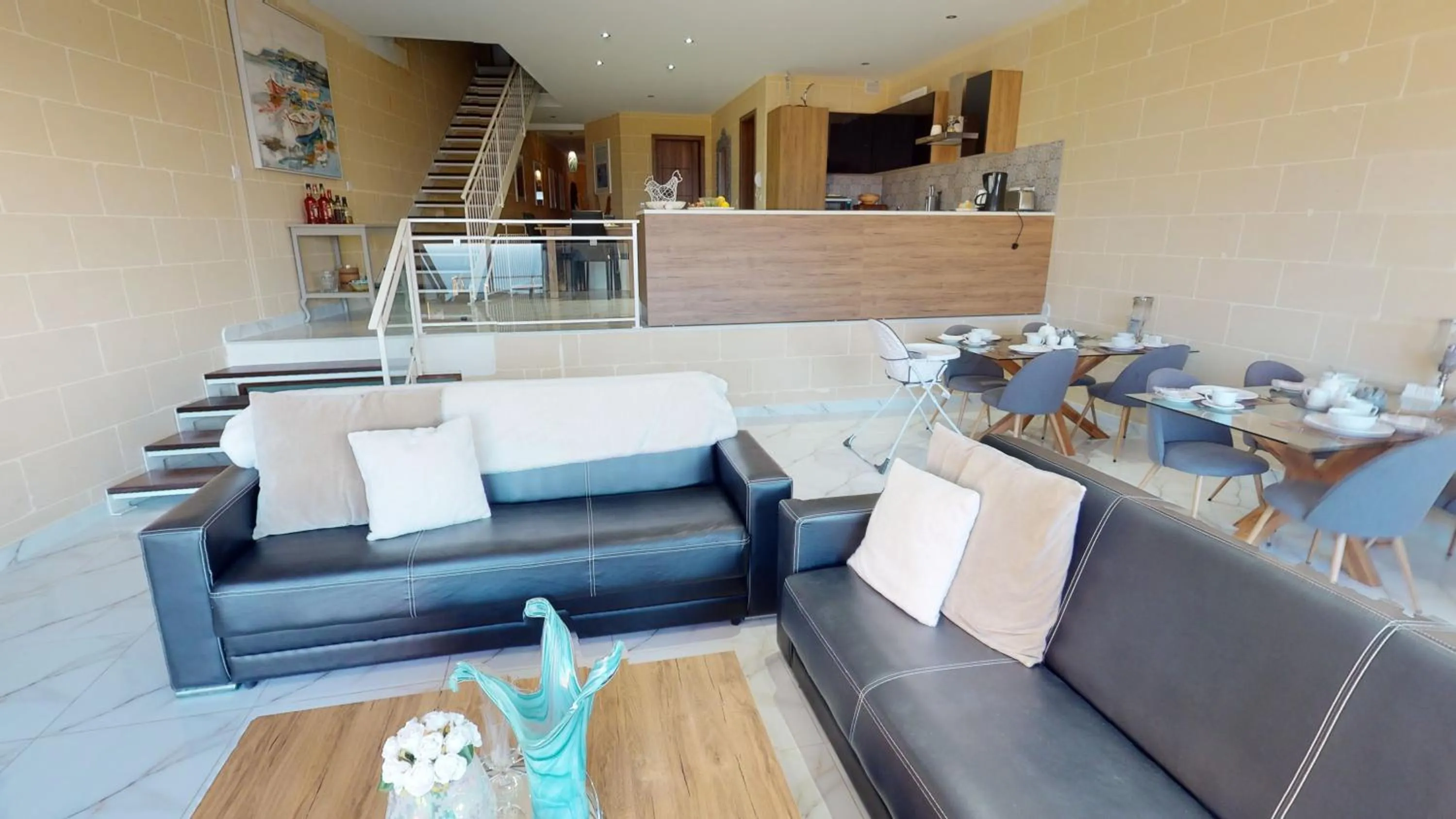 Communal lounge/ TV room in Dubhlina - Luxury Bed & Breakfast - Gozo