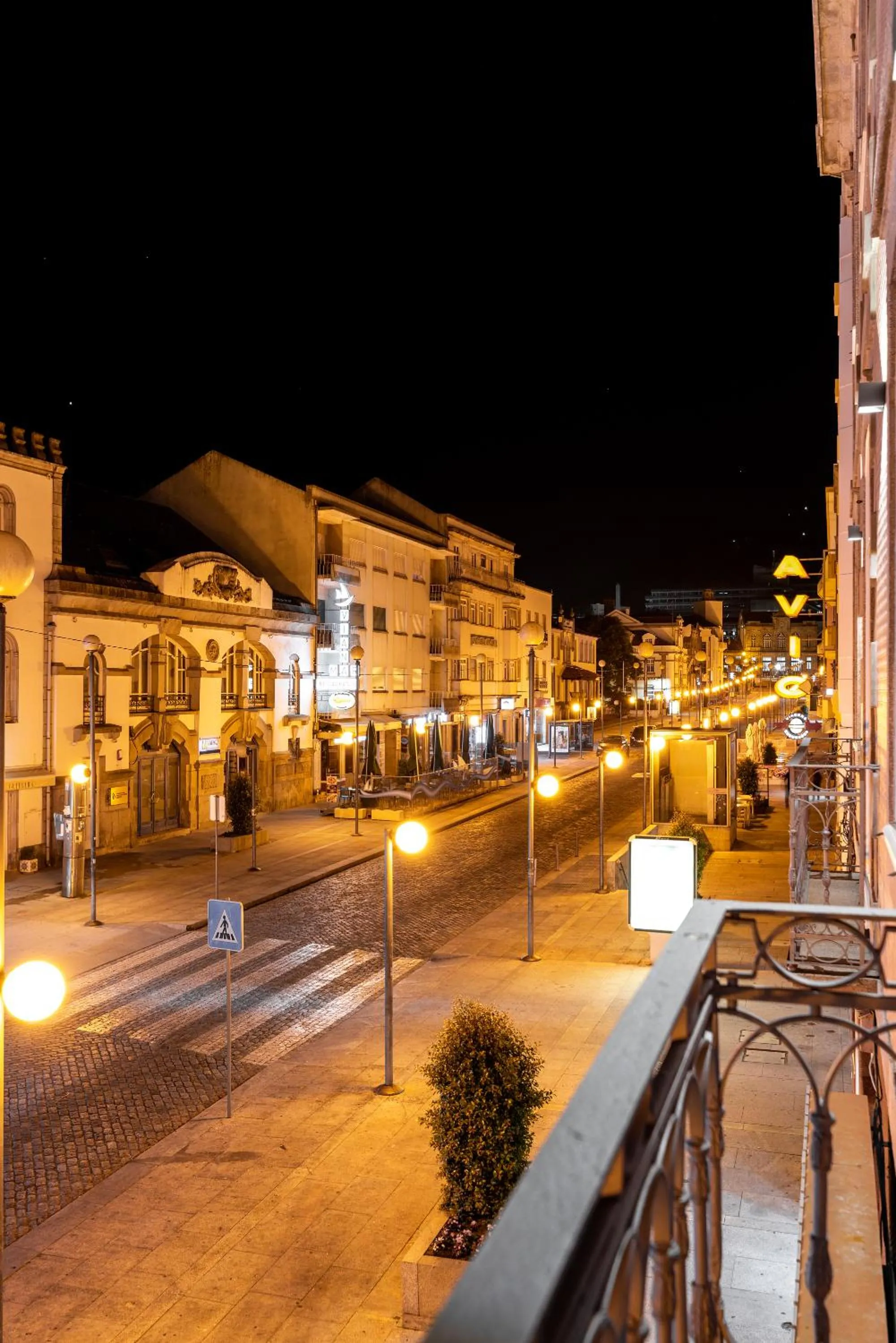 Night in Avenida Viana Boutique Suites