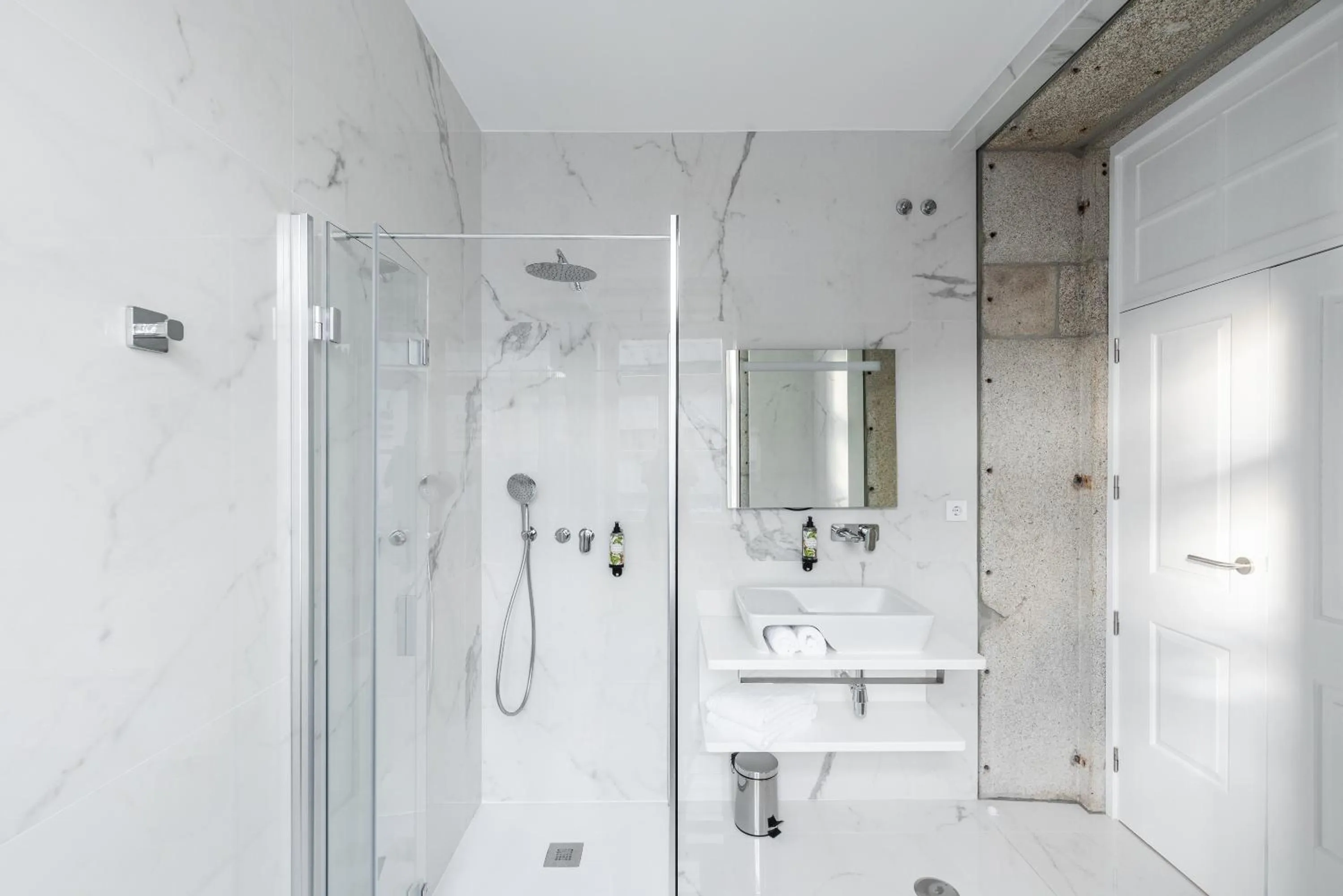 Shower in Avenida Viana Boutique Suites