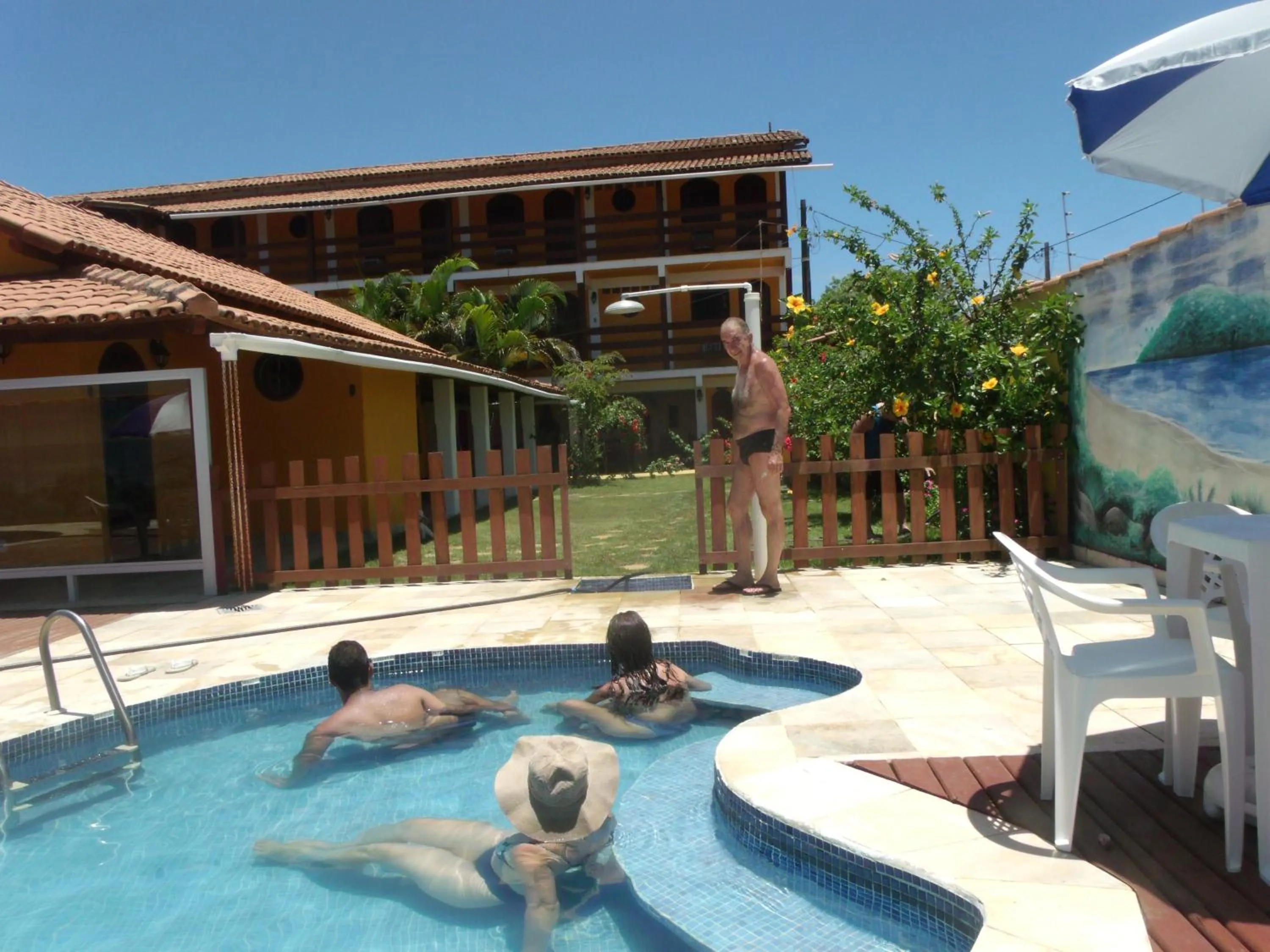 group of guests in Pousada Paradise