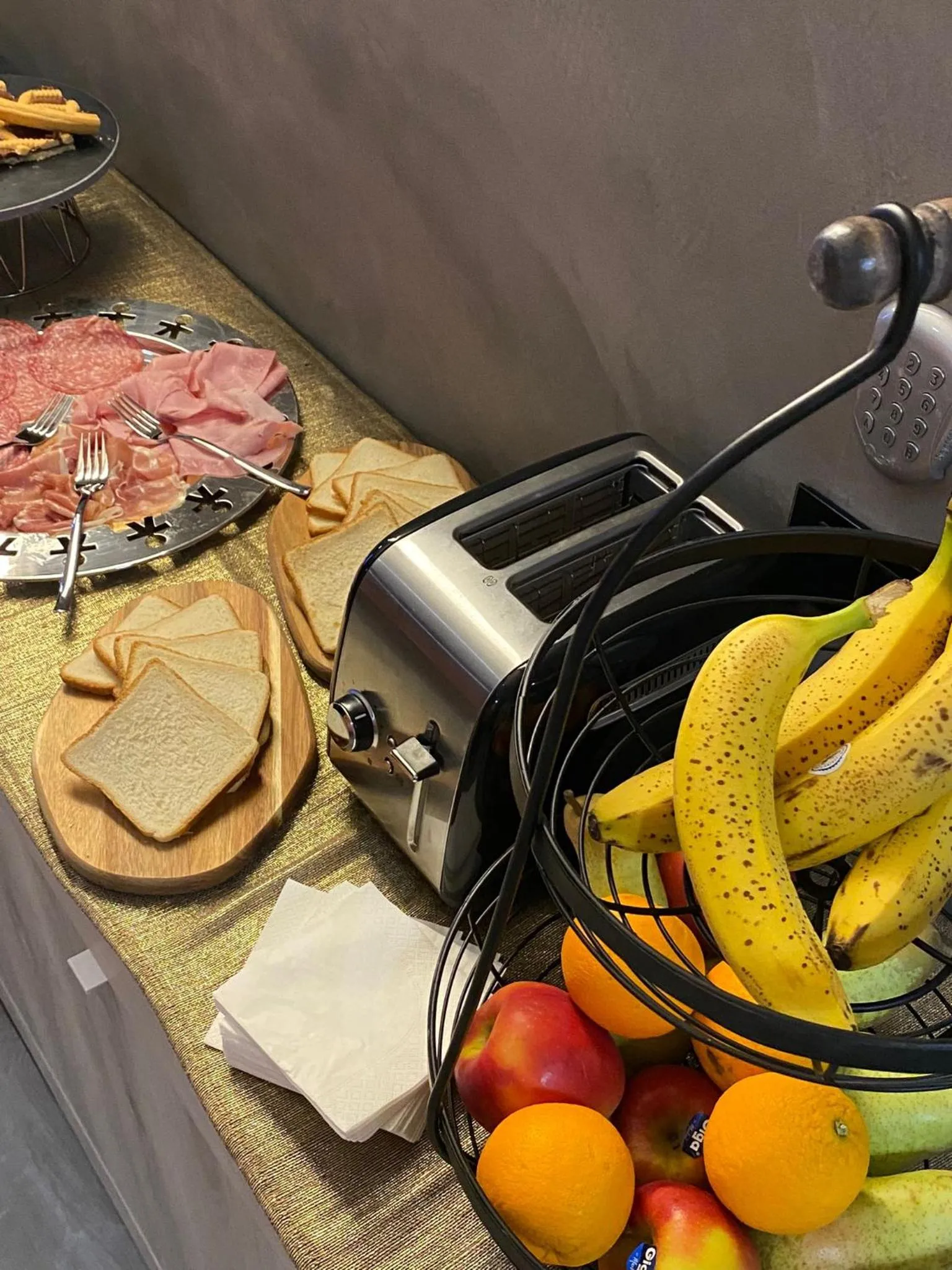 Food and drinks in HOTEL TECH