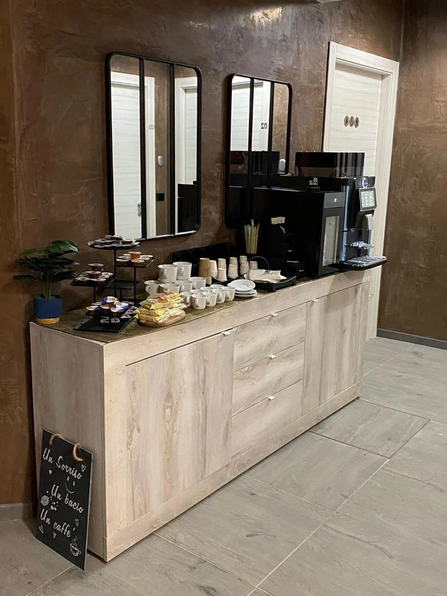 Coffee/tea facilities in HOTEL TECH