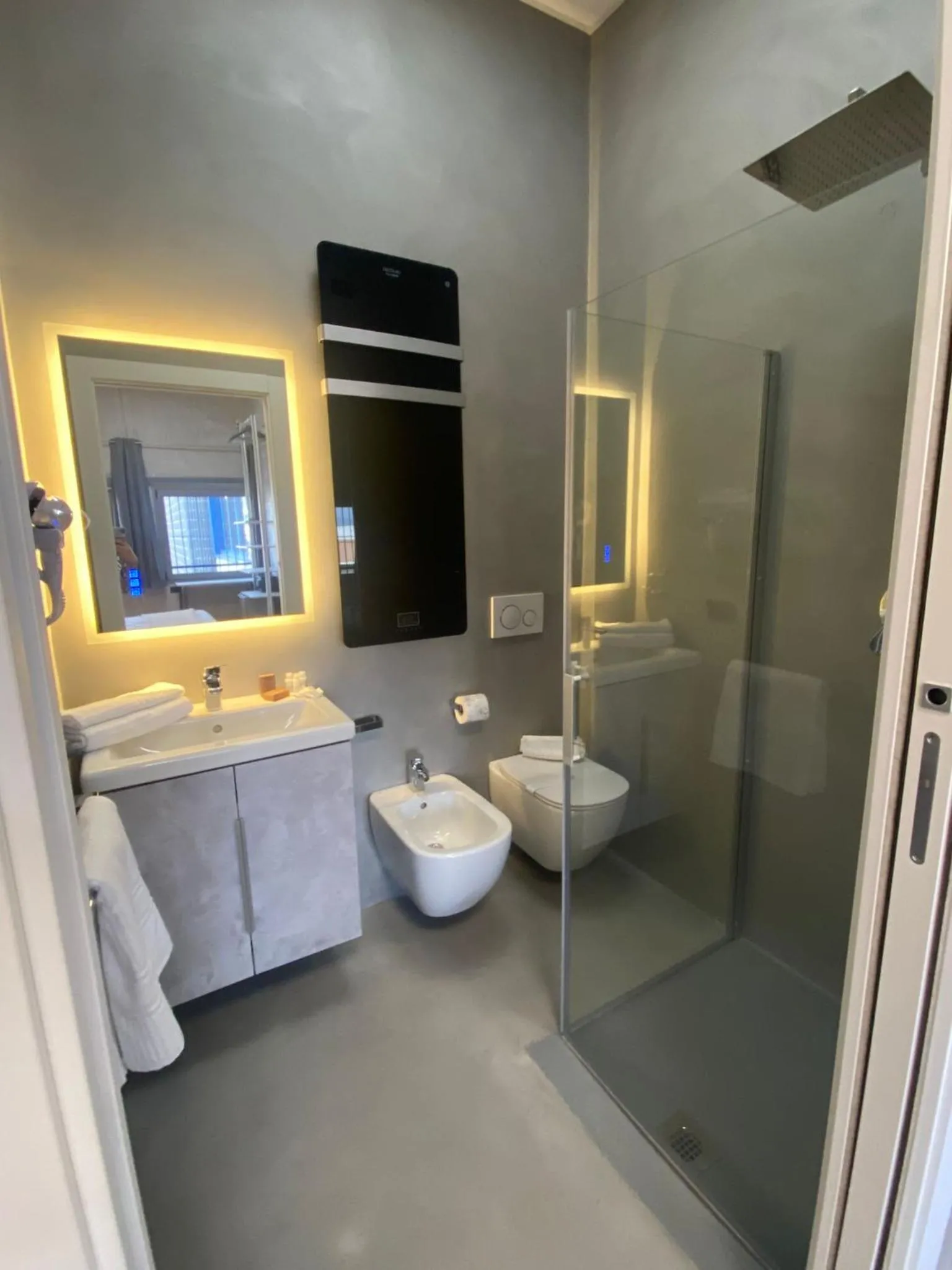 Shower in HOTEL TECH