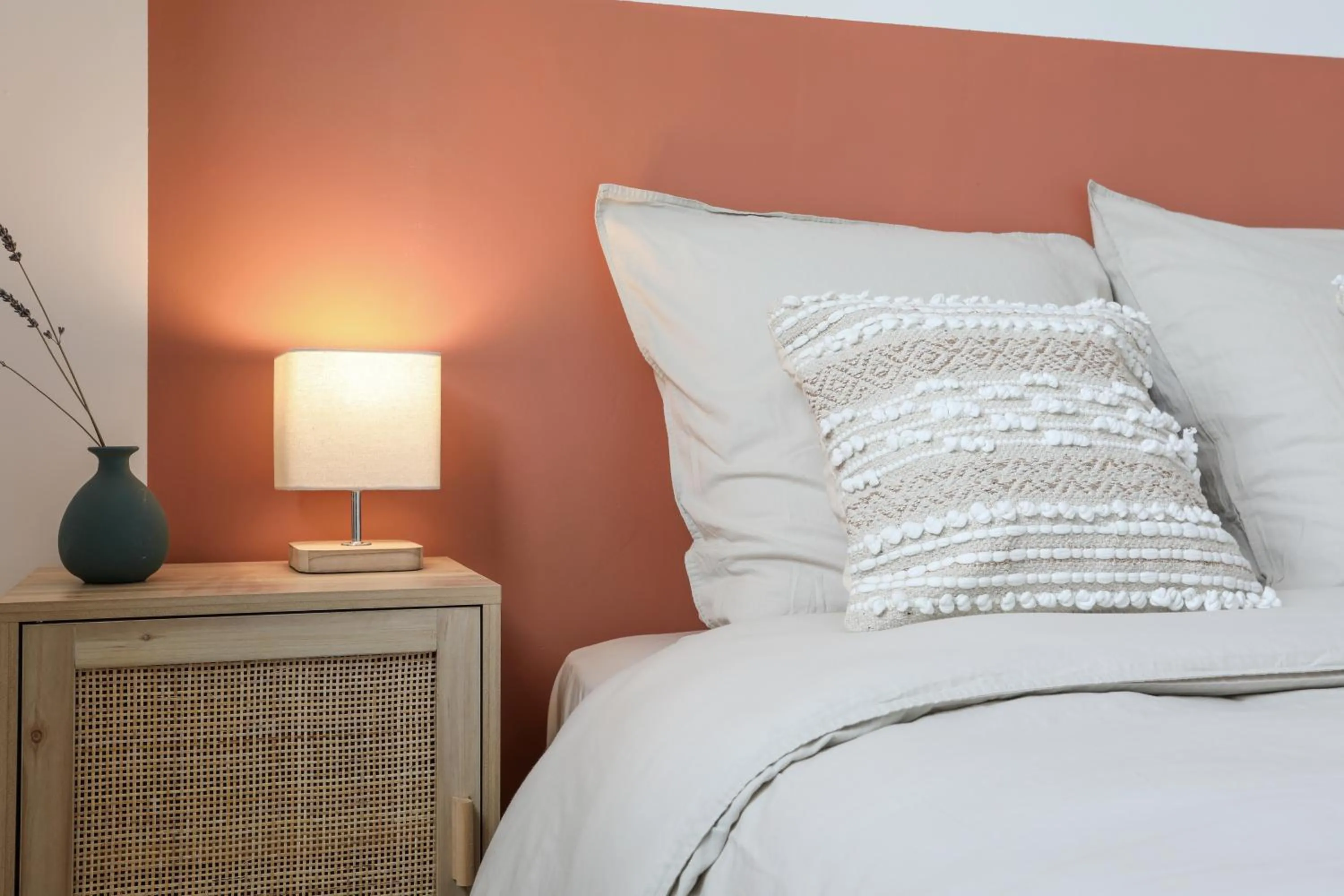 Bed in Le Beausoleil Duplex (Clim - Wifi - Netflix)