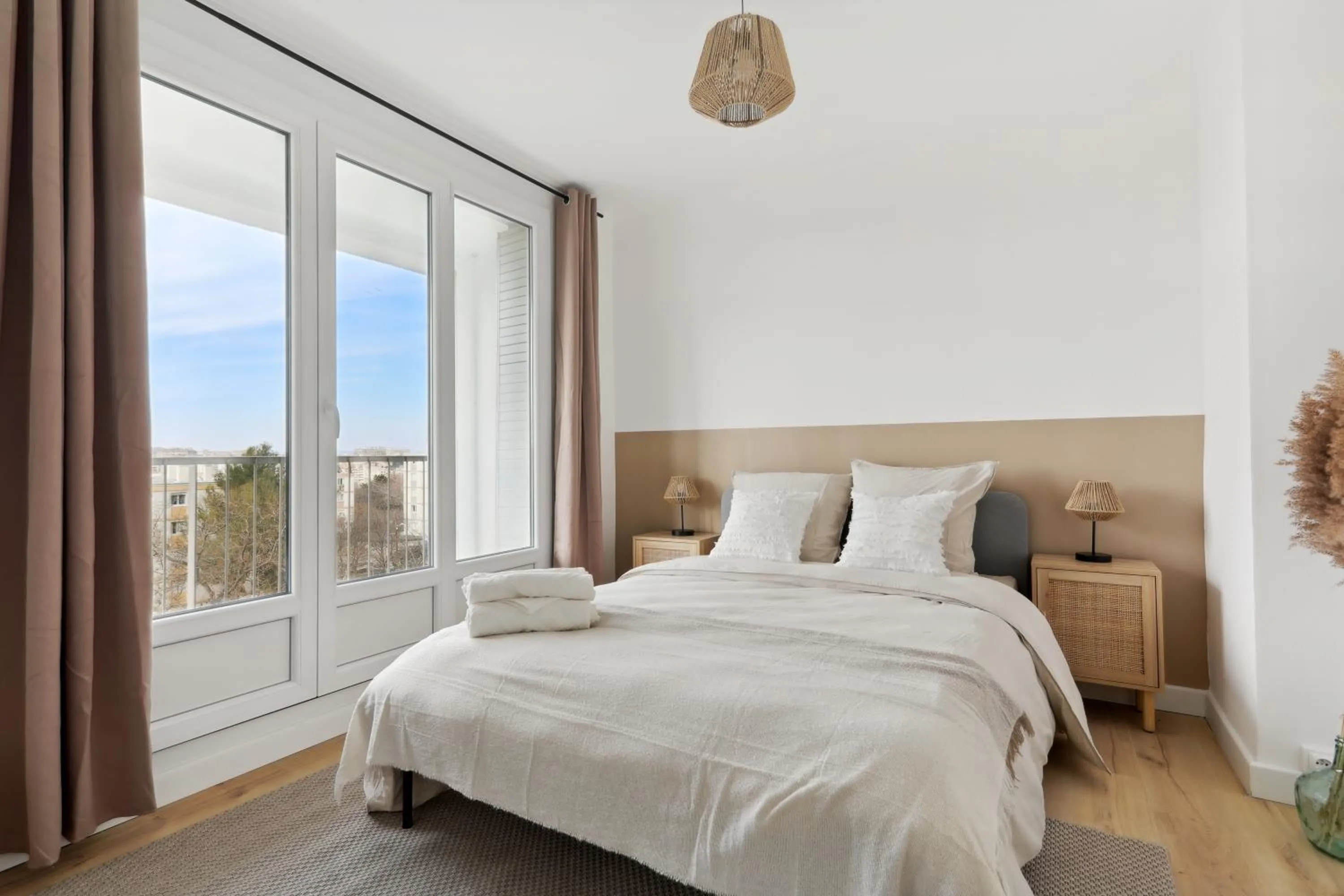 Bed in Le Beausoleil Duplex (Clim - Wifi - Netflix)
