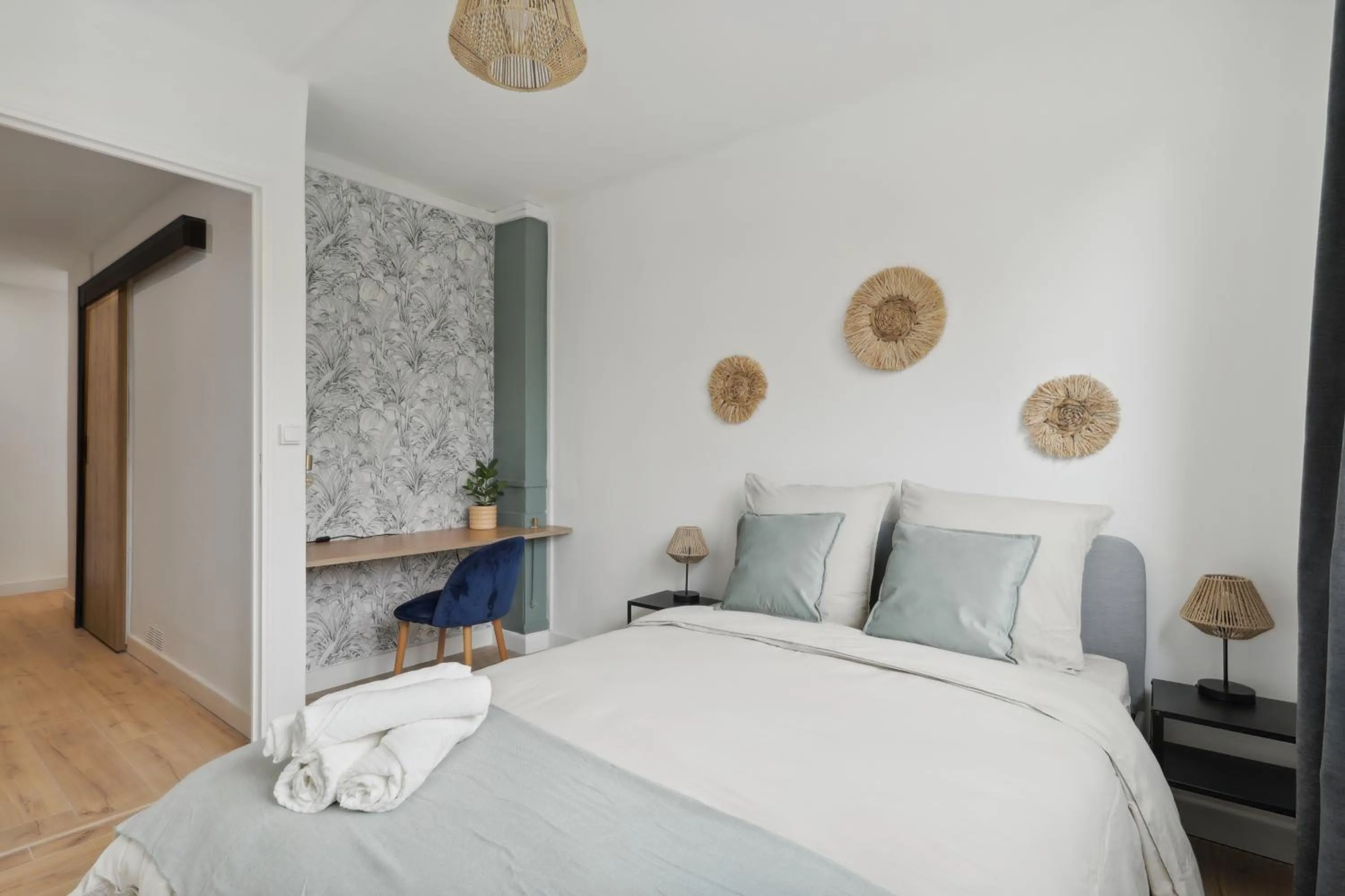 Bed in Le Beausoleil Duplex (Clim - Wifi - Netflix)