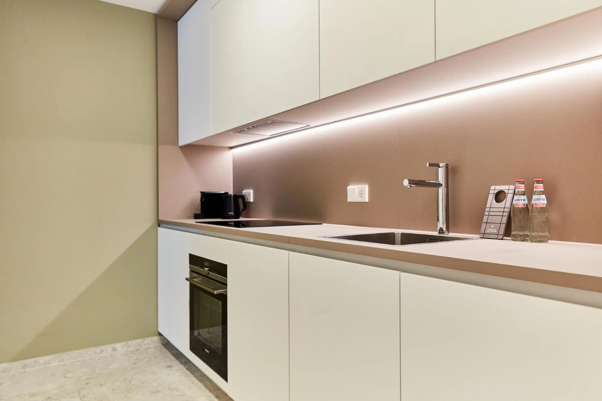 Kitchen or kitchenette in Résidence du Lys - Perrin Apartments