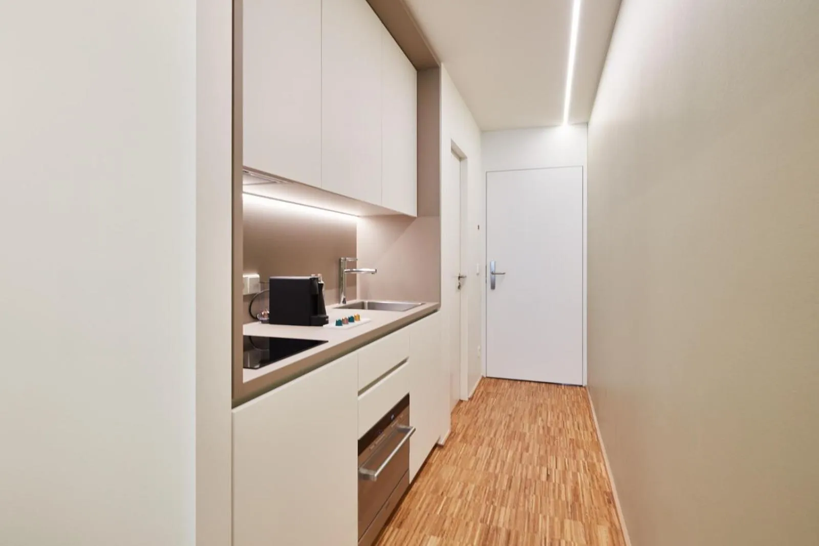 Kitchen or kitchenette in Résidence du Lys - Perrin Apartments