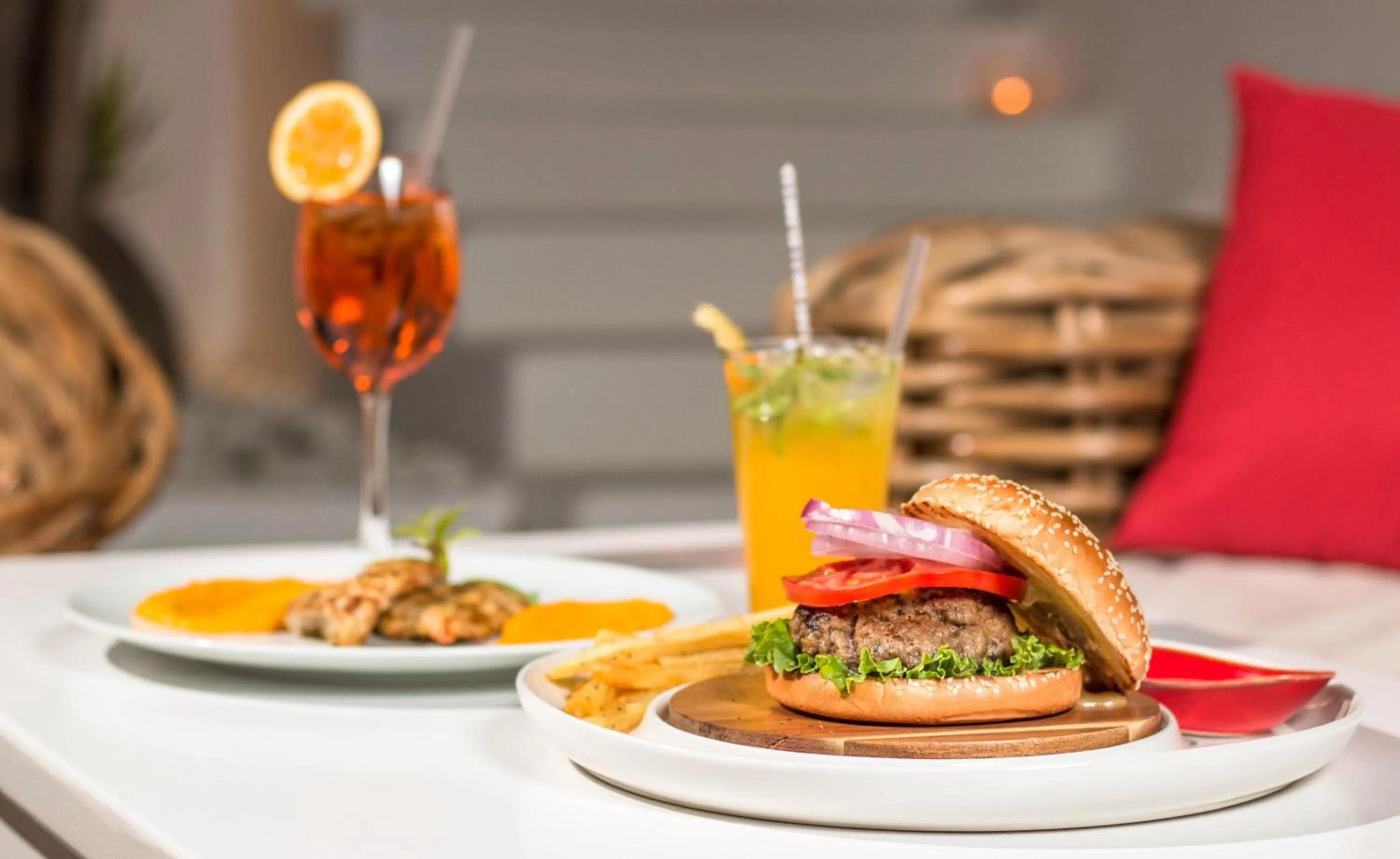 Restaurant/places to eat in Ippokampos Beachfront