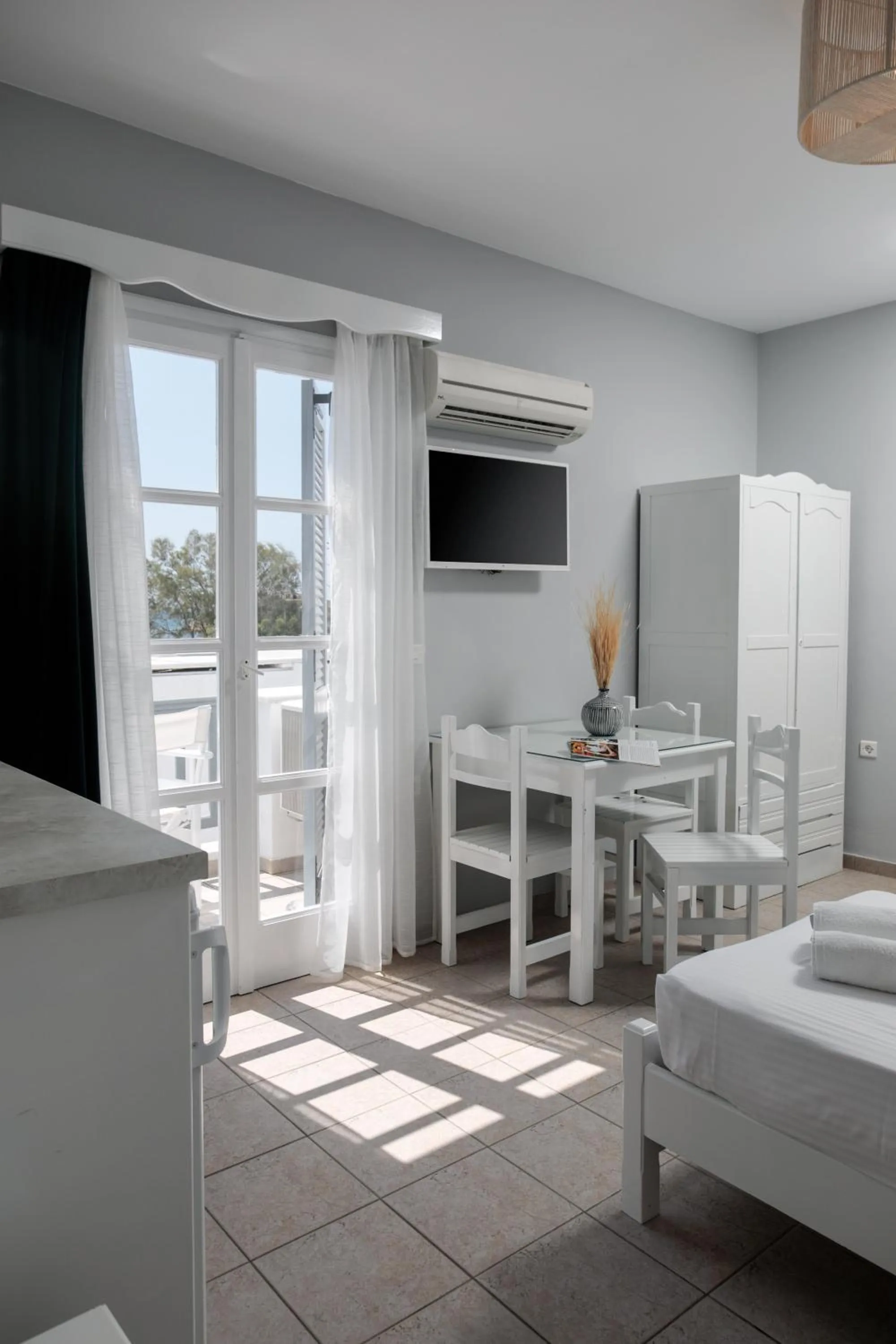 Photo of the whole room in Ippokampos Beachfront