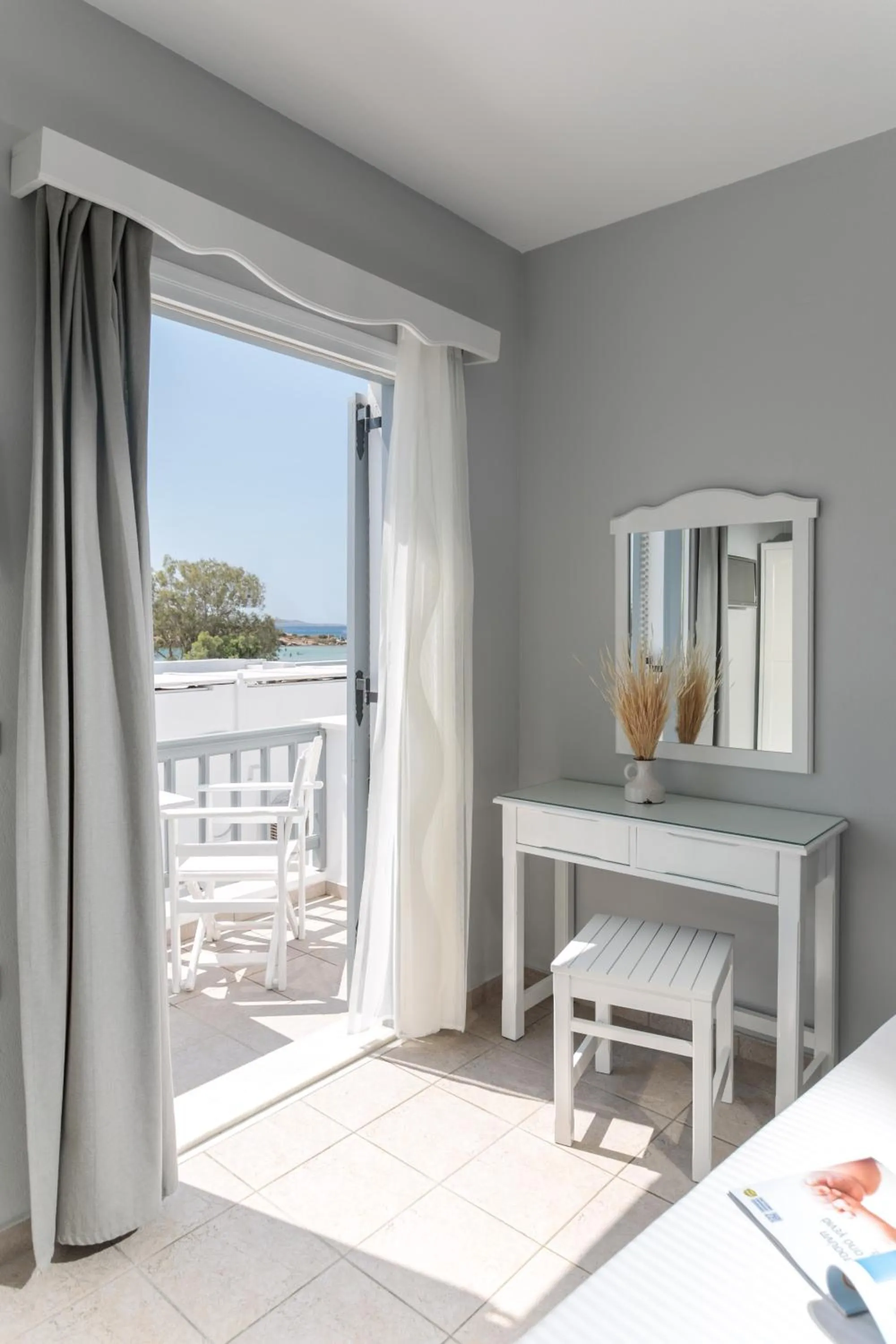 Balcony/Terrace, Bed in Ippokampos Beachfront