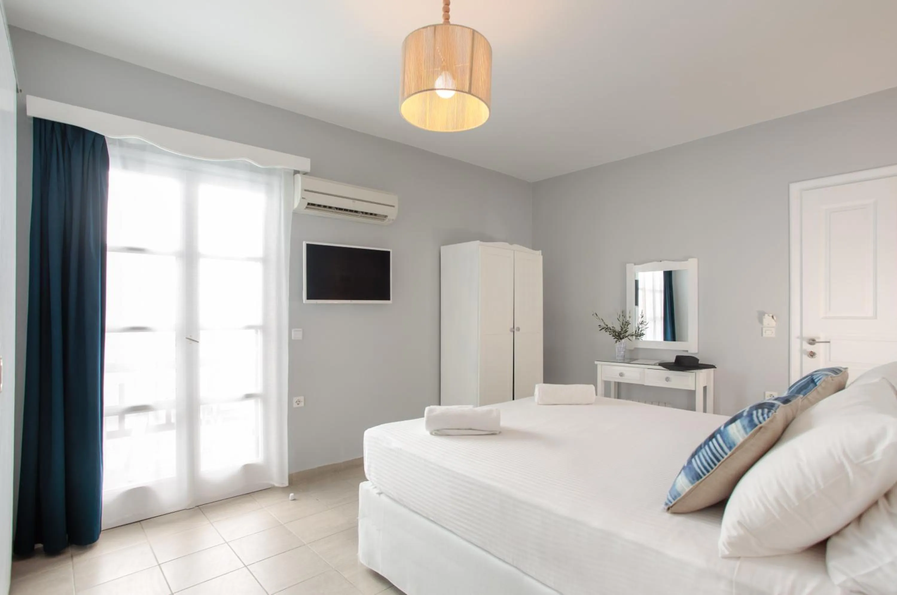 Bed in Ippokampos Beachfront