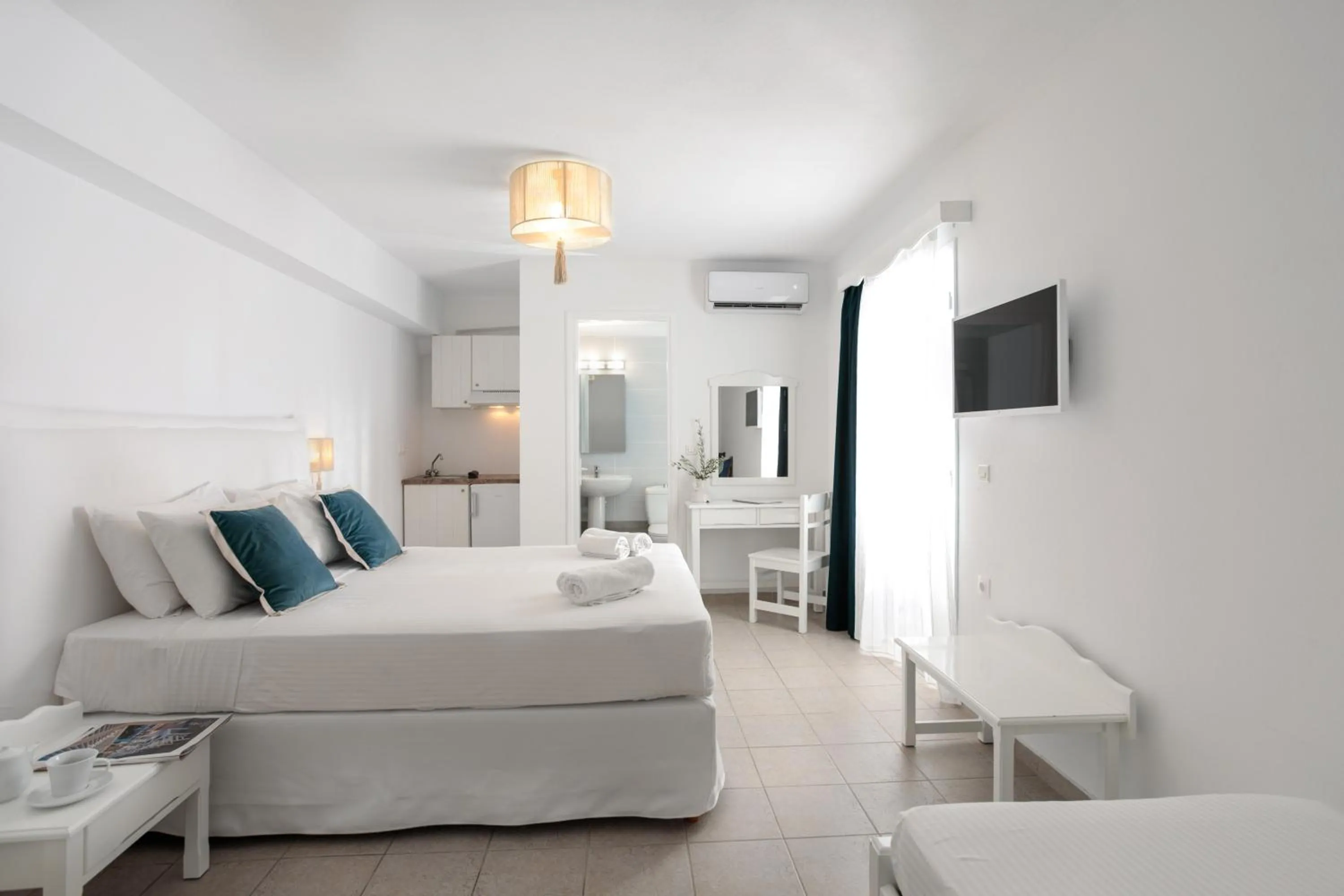 Bed in Ippokampos Beachfront