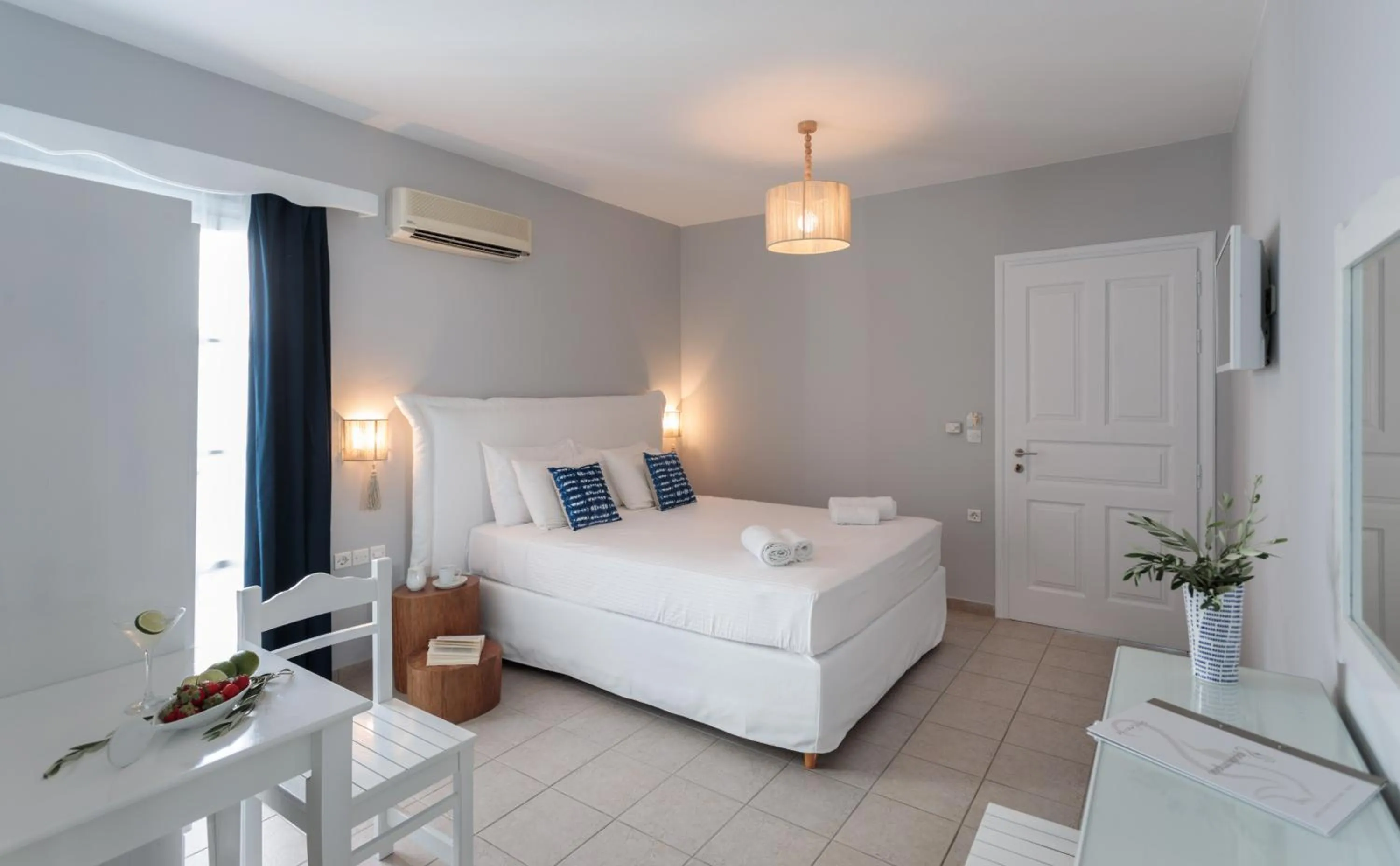 Bed in Ippokampos Beachfront