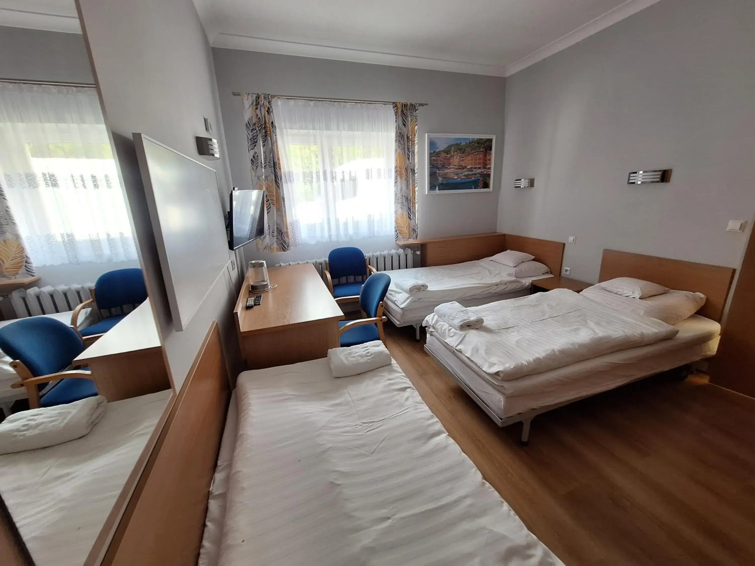 Triple Room in Motel Comet Triple Room in Motel Comet